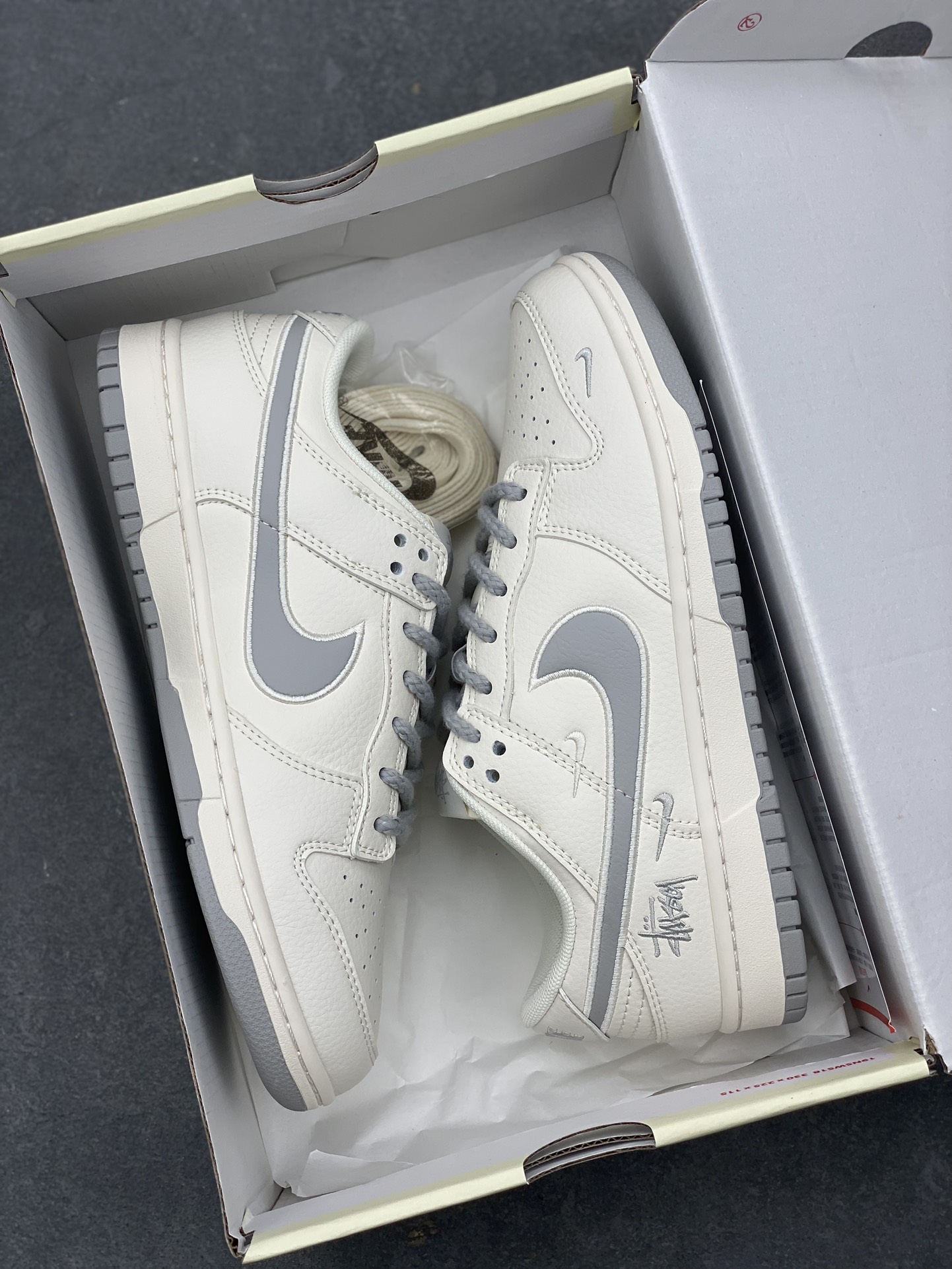 Nike SB Dunk Low Stussy Collab Anniversary Custom Casual Sneakers 10 i1729700925 4745 3