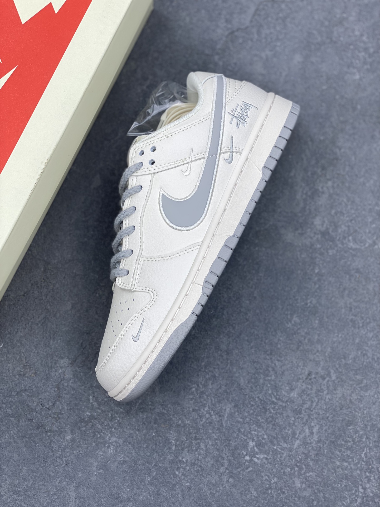 Nike SB Dunk Low Stussy Collab Anniversary Custom Casual Sneakers 8 i1729700925 7377 7