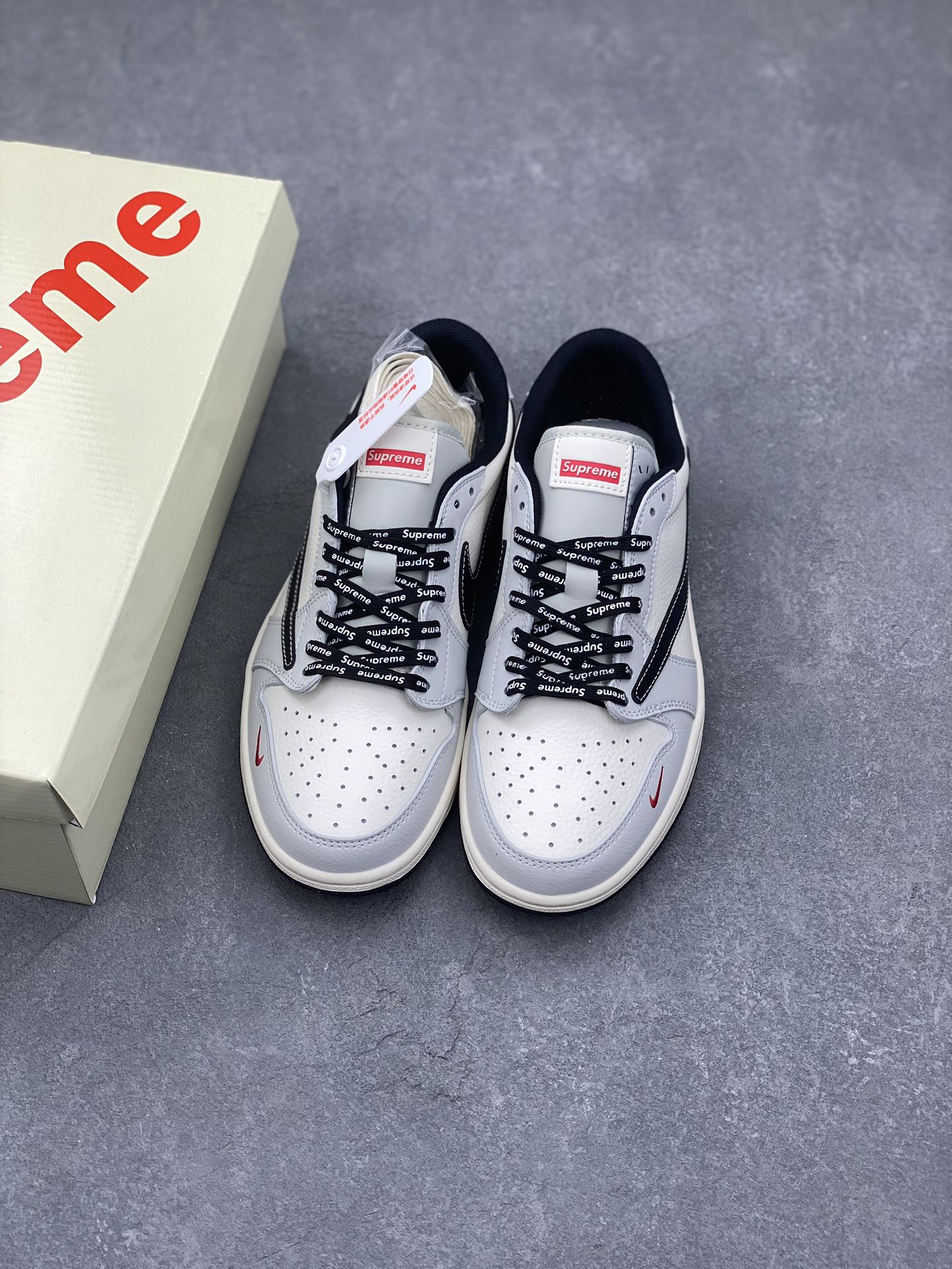 Travis Scott x Fragment Design x Jordan Air Jordan 1 Low OG SP Shoes 9 i1729701405 8884 8