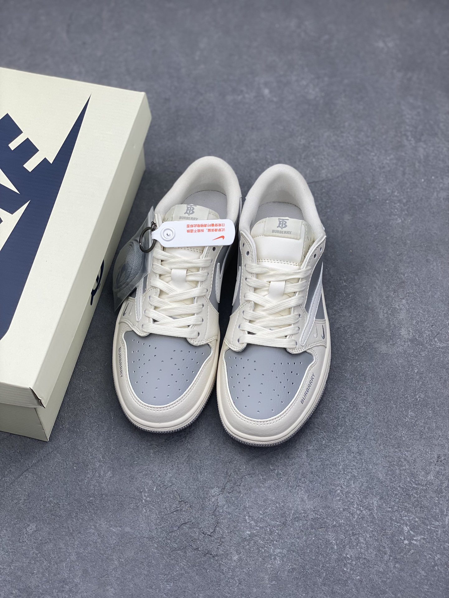 Travis Scott x Fragment Design x Jordan Air Jordan 1 Low OG SP 8 i1729701455 9325 5