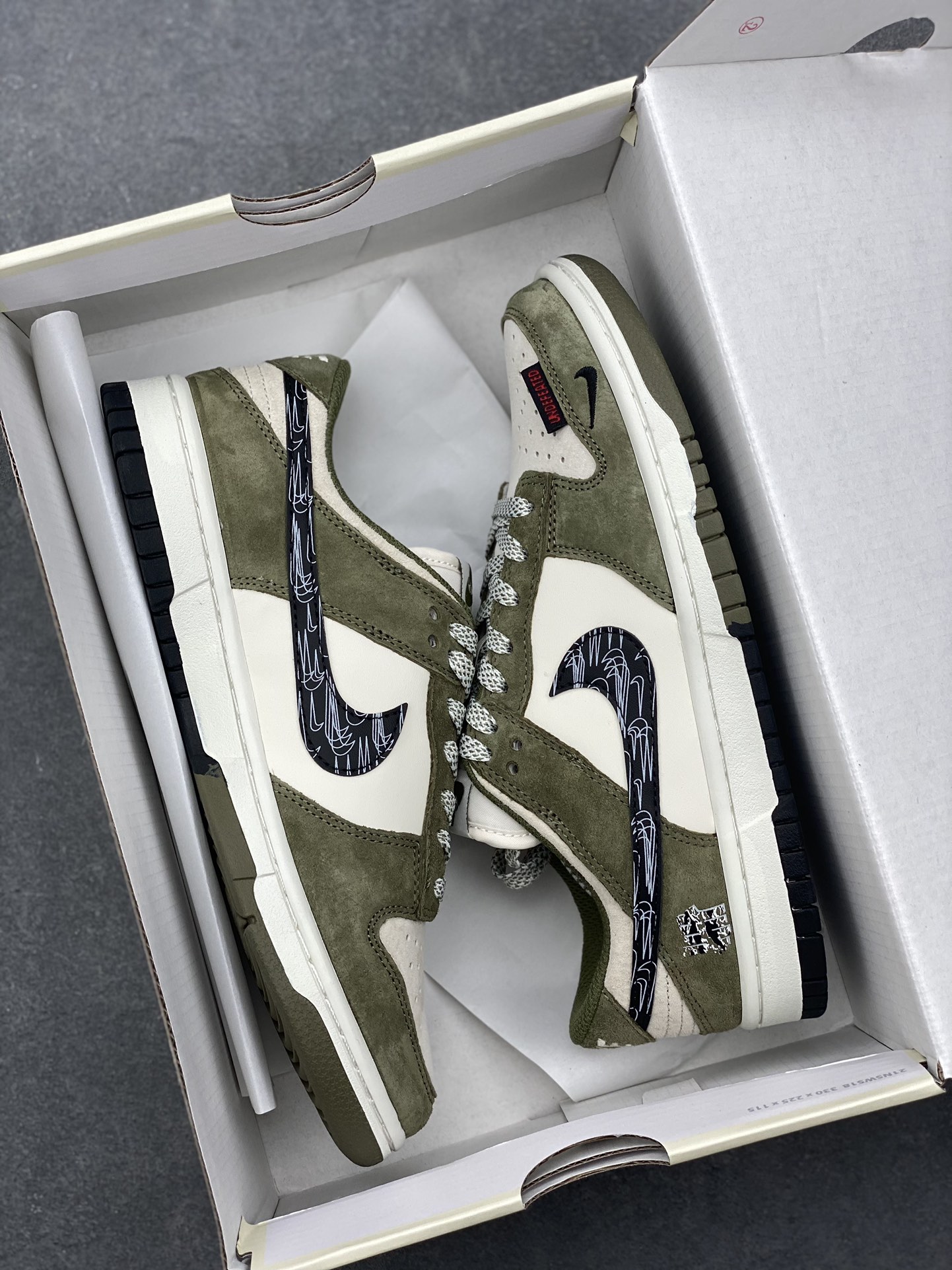 Nike SB Dunk Low UN Phantom Green Black – Premium Custom Sneakers 9 i1729813633 7062 7