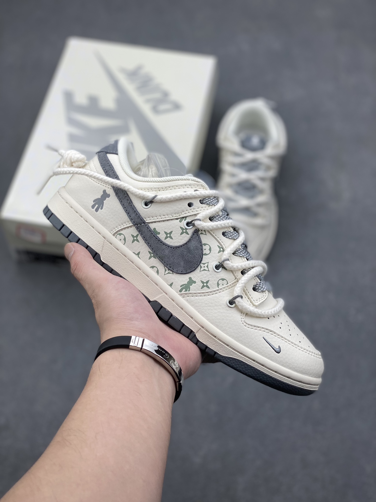 Nike SB Dunk Low 'Grayscale Teddy Bear' Casual Skateboarding Shoes 1 i1729813996 3625 4