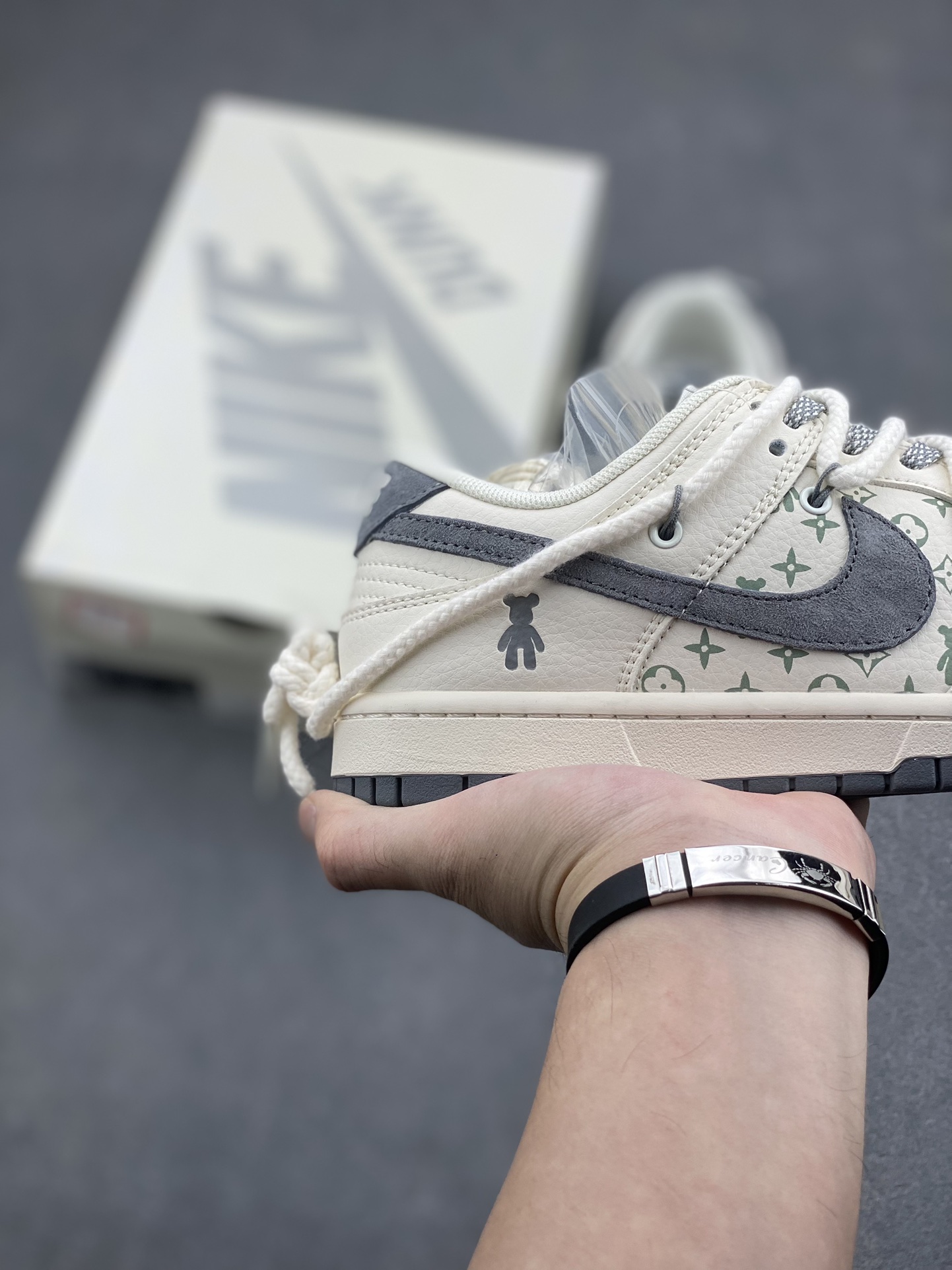 Nike SB Dunk Low 'Grayscale Teddy Bear' Casual Skateboarding Shoes 5 i1729813996 480 1