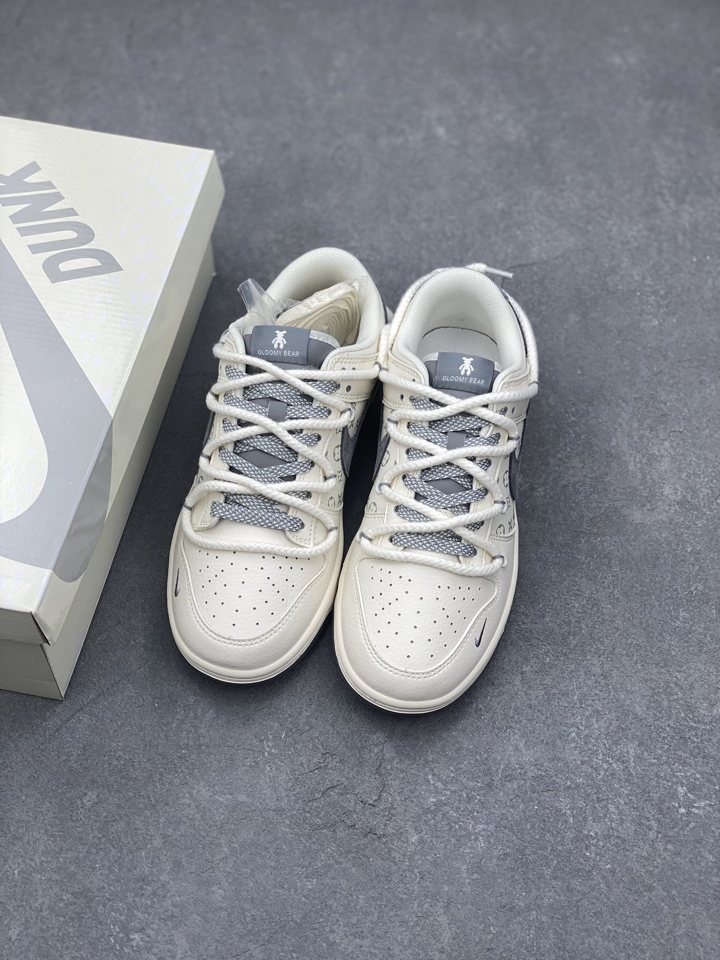 Nike SB Dunk Low 'Grayscale Teddy Bear' Casual Skateboarding Shoes 8 i1729813996 7698 7