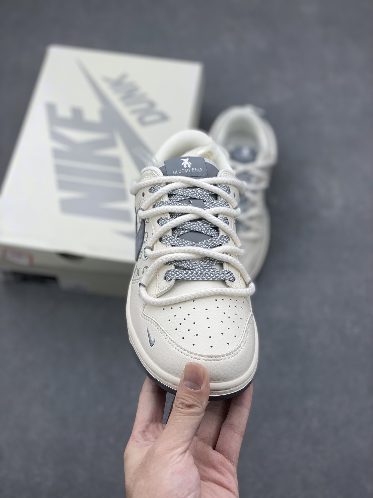Nike SB Dunk Low 'Grayscale Teddy Bear' Casual Skateboarding Shoes 2 i1729813996 8369 0