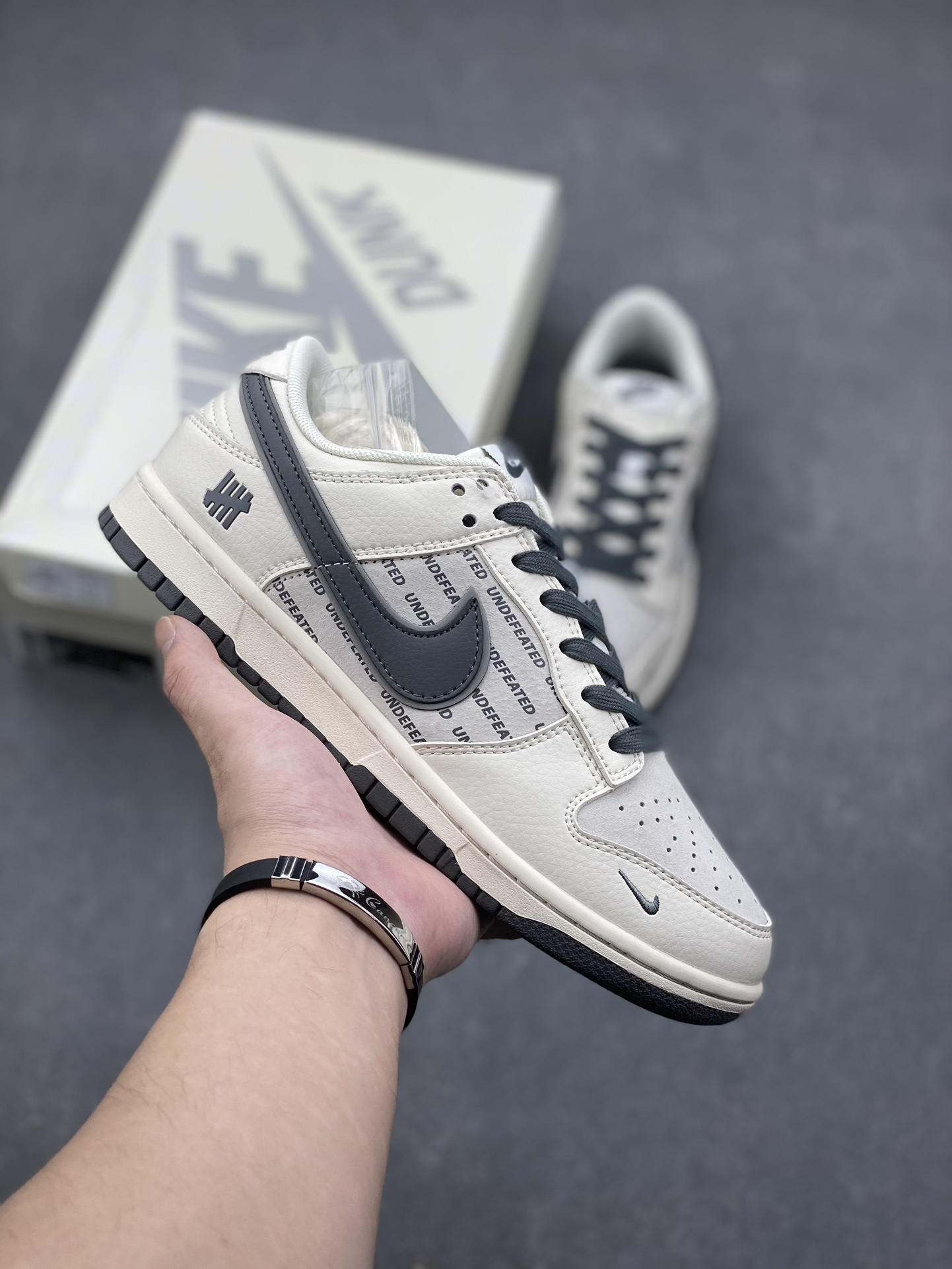 Nike SB Dunk Low Undefeated Collaboration Anniversary Edition Sneakers 2 i1729873753 6216 2