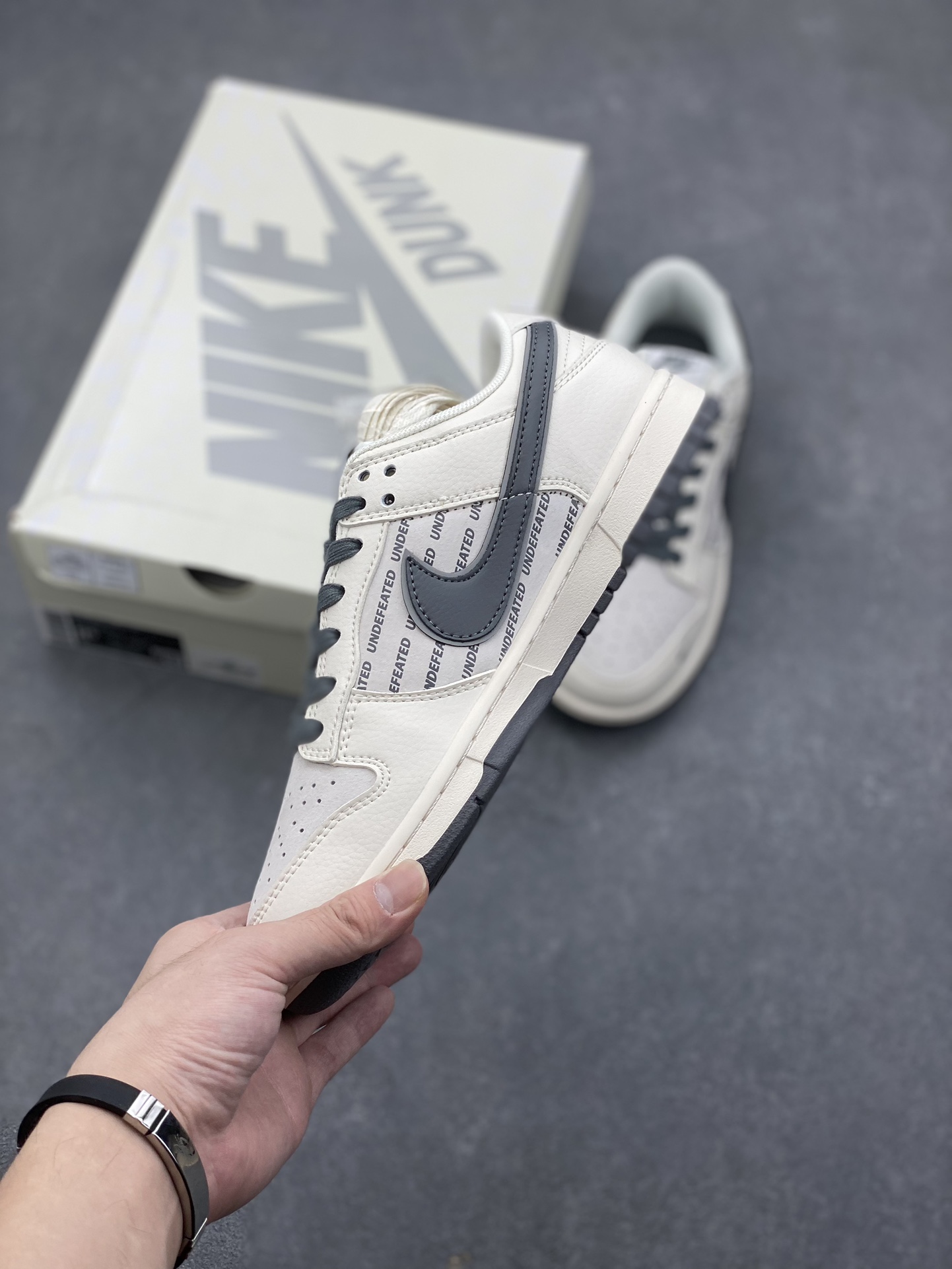 Nike SB Dunk Low Undefeated Collaboration Anniversary Edition Sneakers 4 i1729873753 8359 0