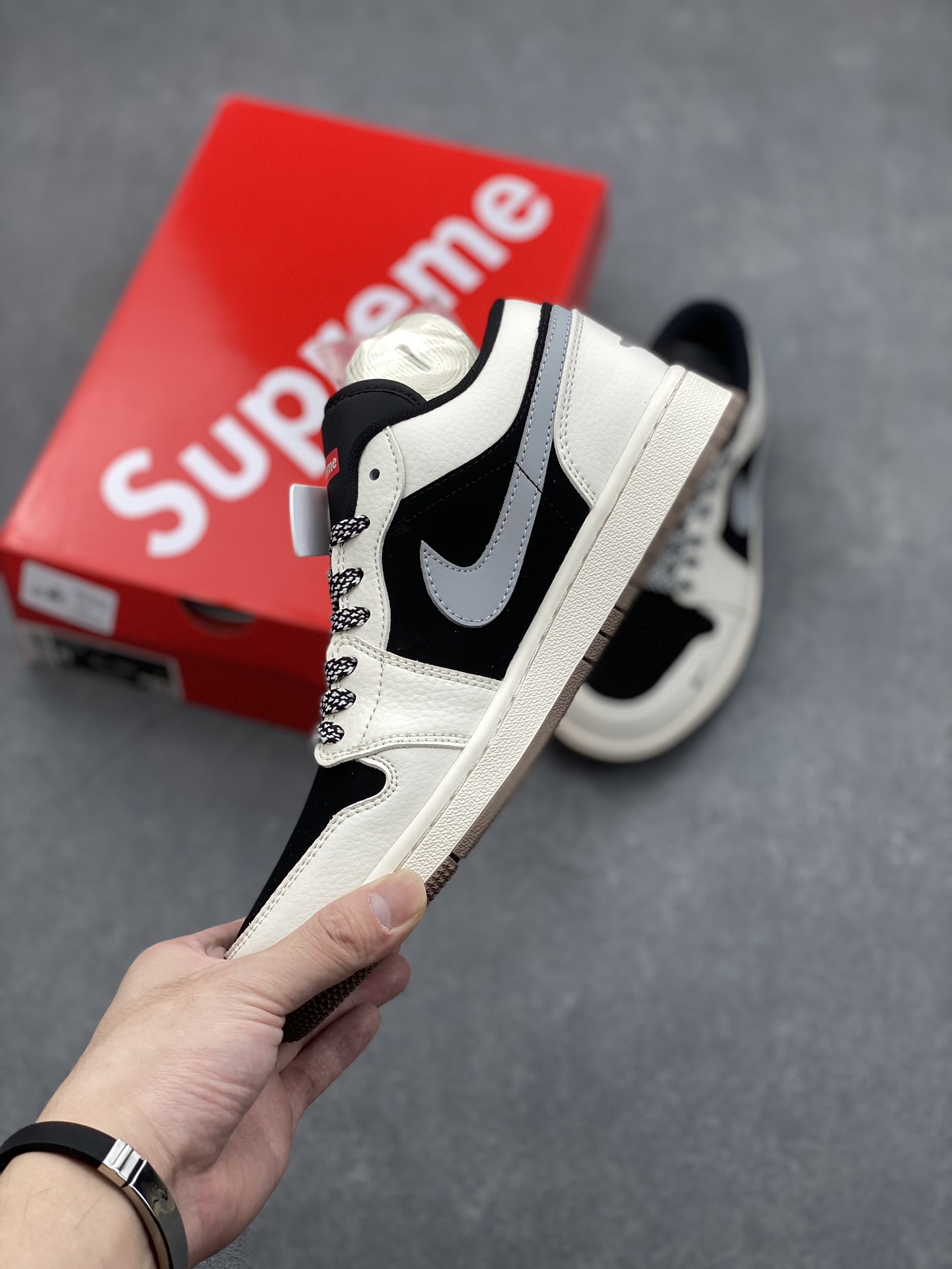 Nike Air Jordan 1 x Supreme Low Top Sneakers - Retro, Shock Absorbent, Durable 4 i1729968357 1774 6