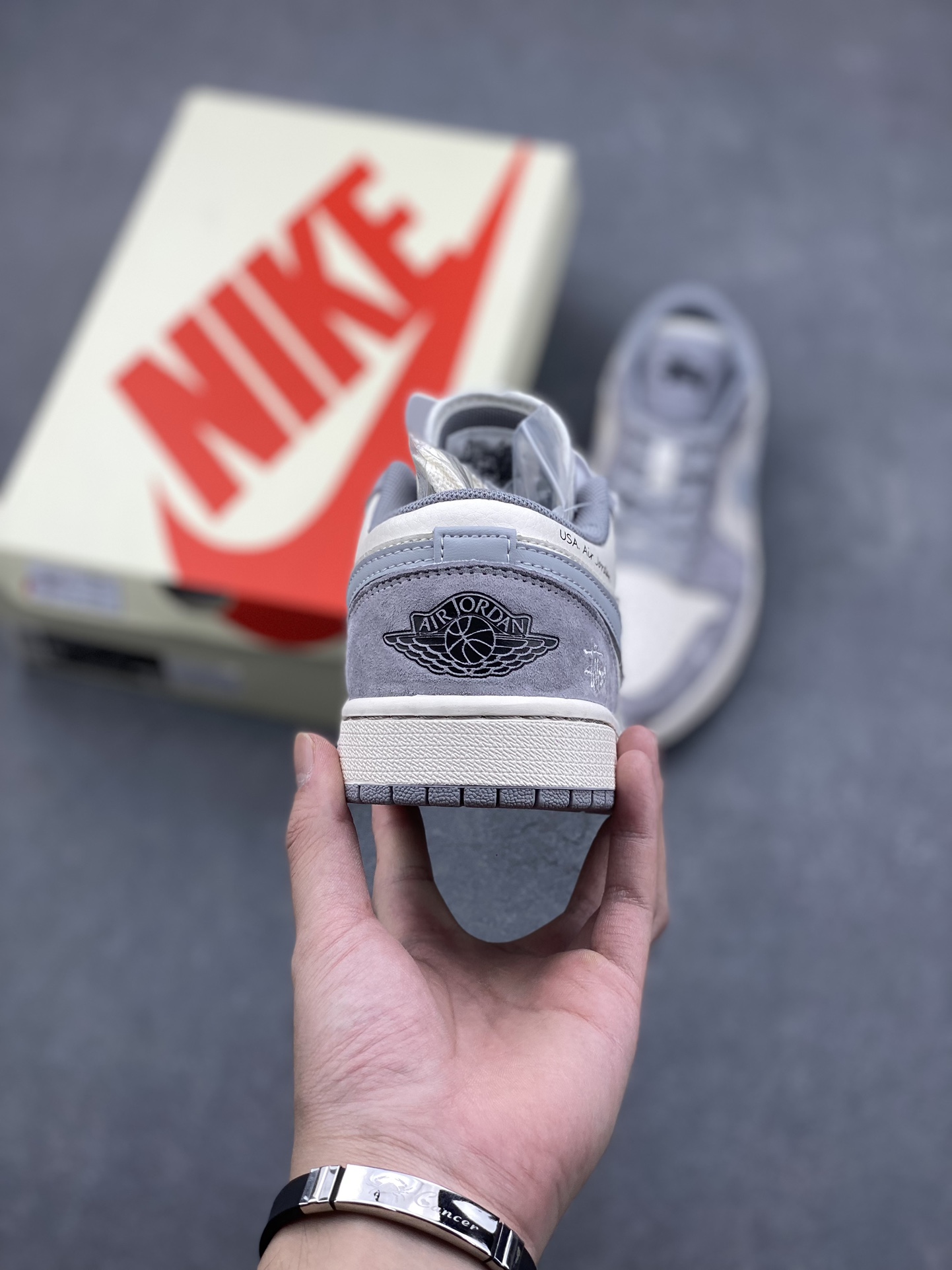 Nike Air Jordan 1 Low Stussy Collab 'Grey' 5 i1729968430 8330 4