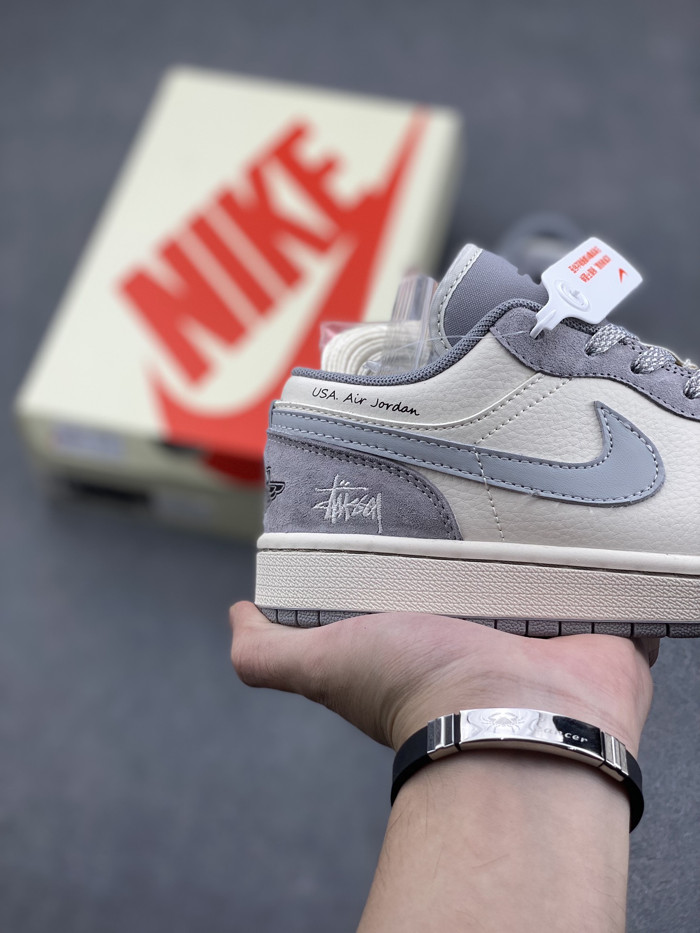 Nike Air Jordan 1 Low Stussy Collab 'Grey' 6 i1729968430 9376 1
