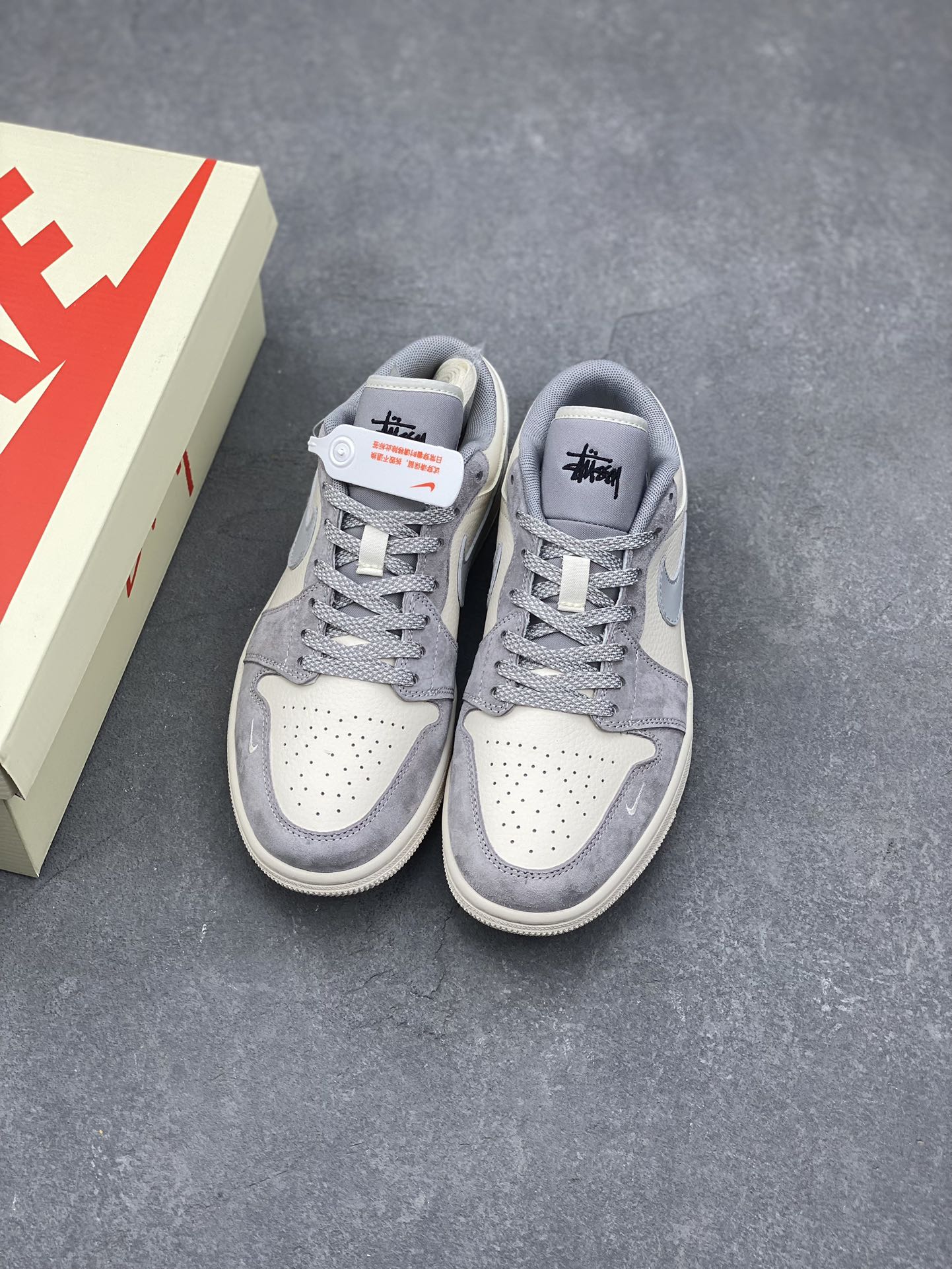 Nike Air Jordan 1 Low Stussy Collab 'Grey' 9 i1729968431 8081 8