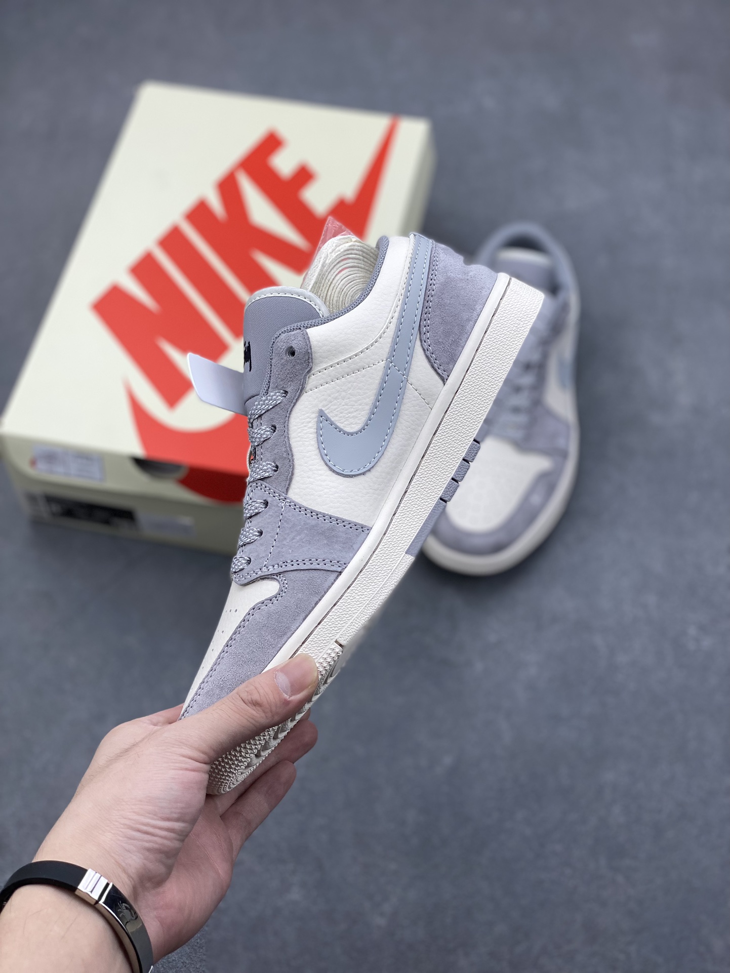 Nike Air Jordan 1 Low Stussy Collab 'Grey' 4 i1729968431 9838 7