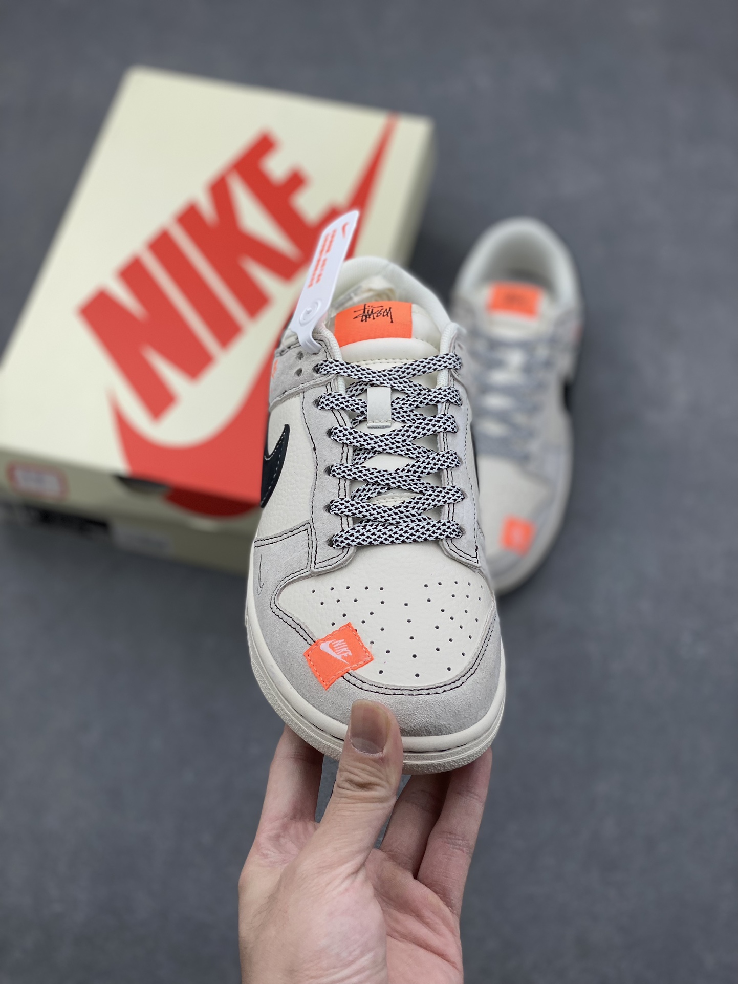 Nike SB Dunk Low Stussy Low-Top Sneakers 2 i1729968591 4647 4