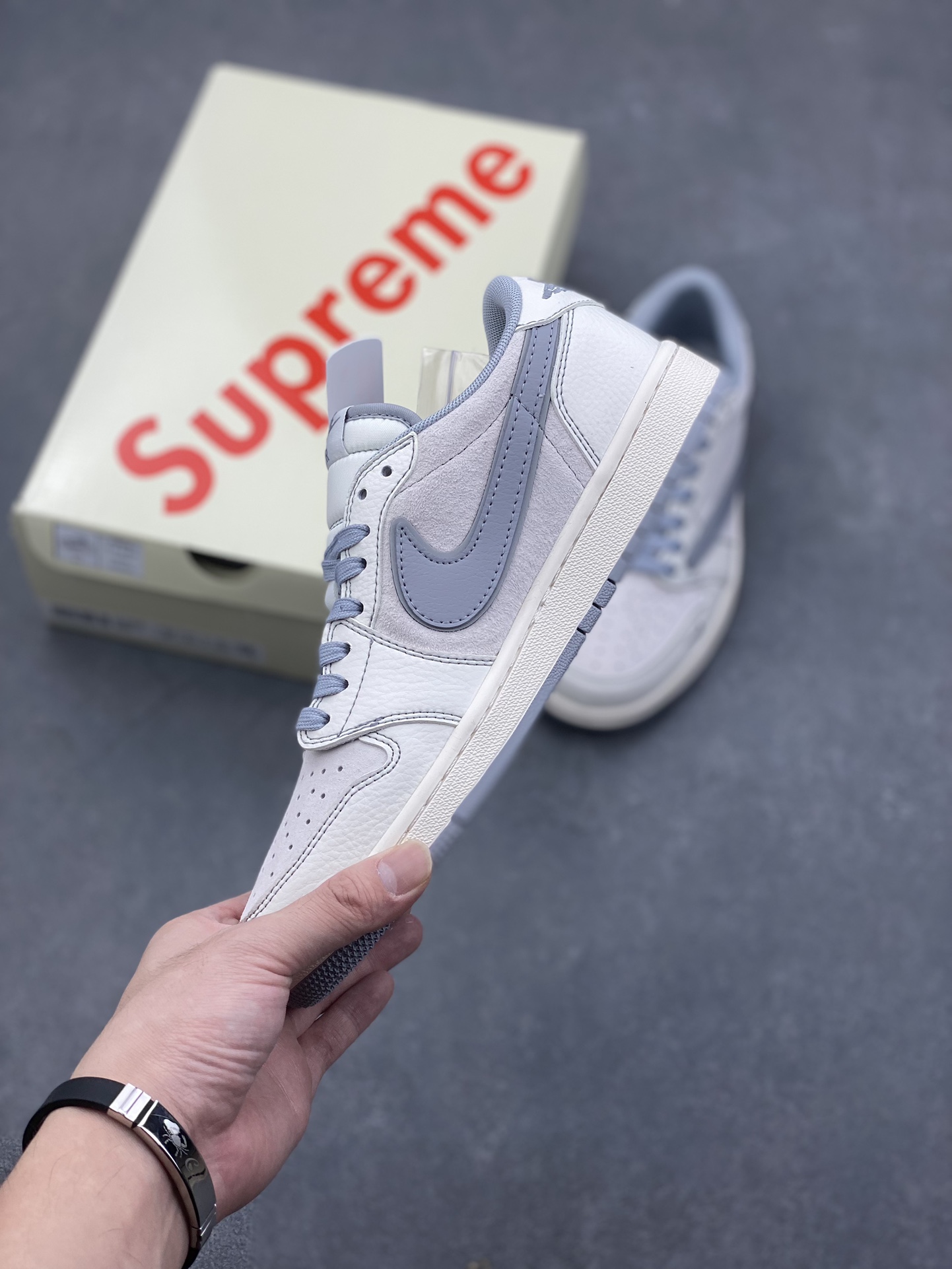 Travis Scott x Fragment Design x Air Jordan 1 Low OG Collab Sneakers 3 i1730318763 5669 4