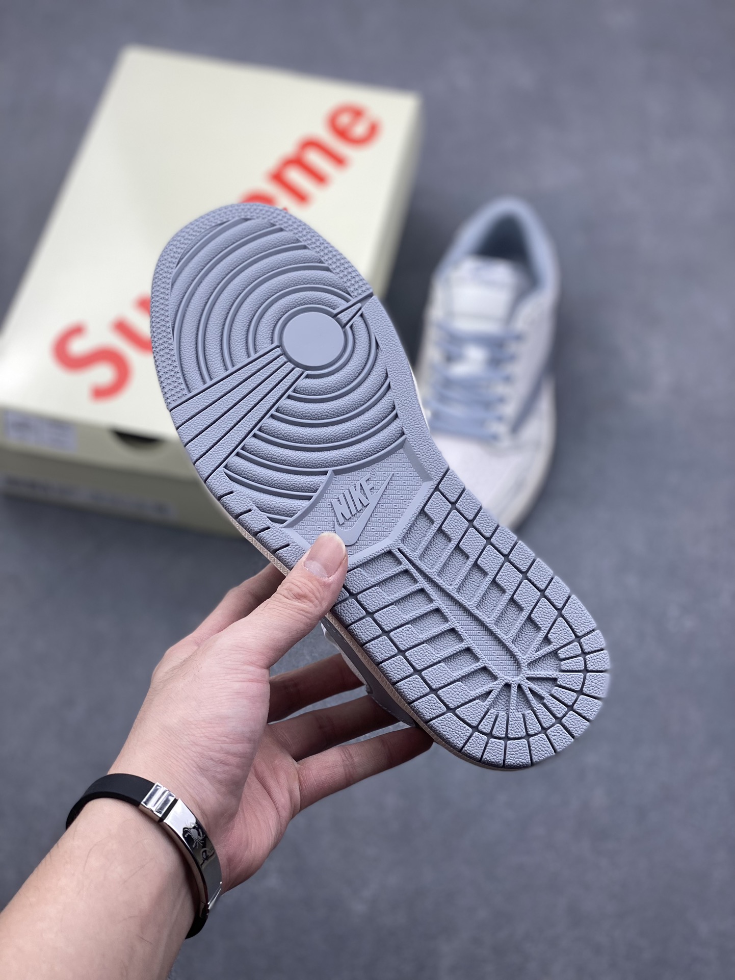 Travis Scott x Fragment Design x Air Jordan 1 Low OG Collab Sneakers 6 i1730318763 7558 5