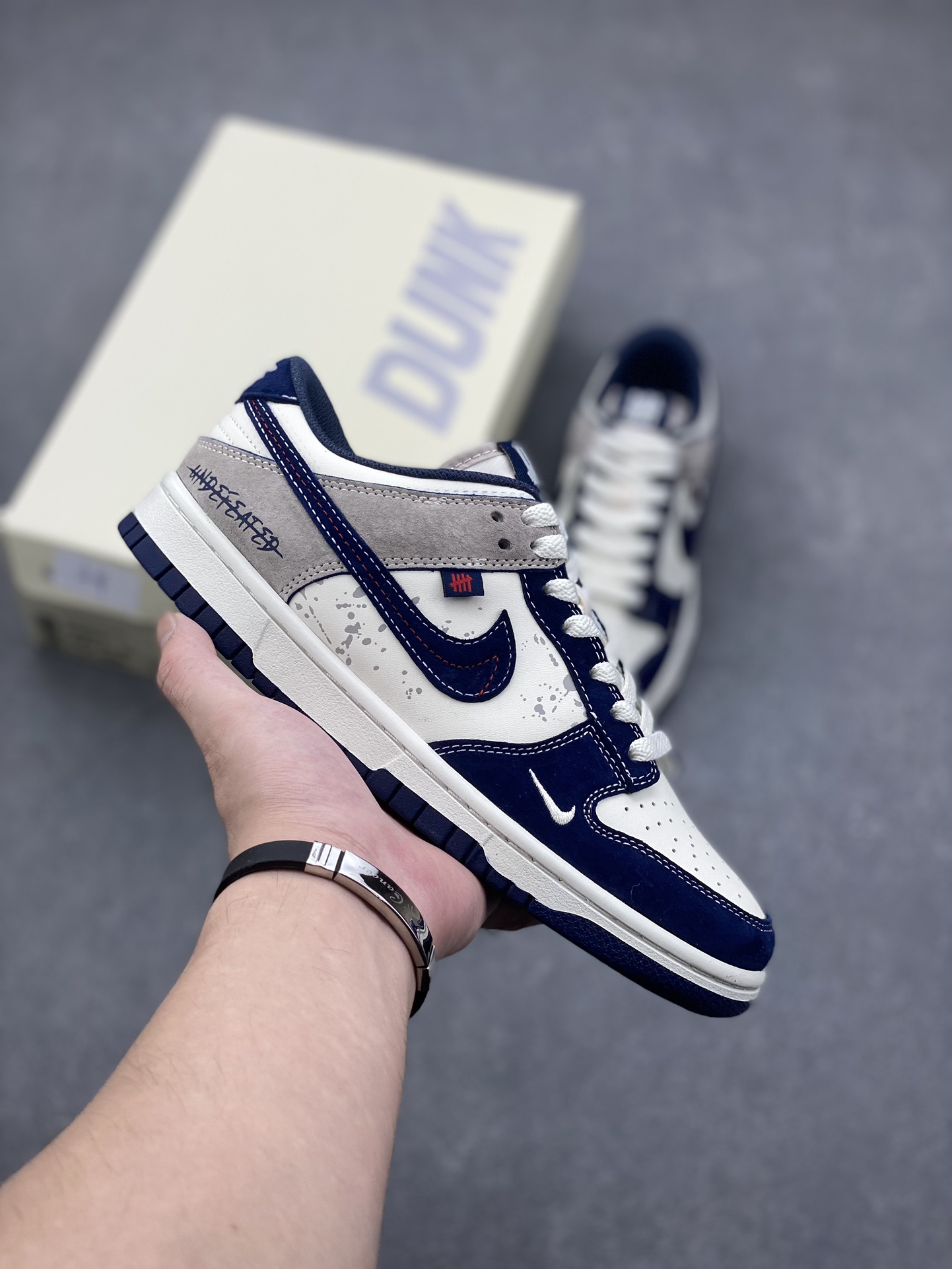 Nike SB Dunk Low Undefeated Collaboration - Navy Blue Splatter Sneakers 2 i1730398213 1369 0