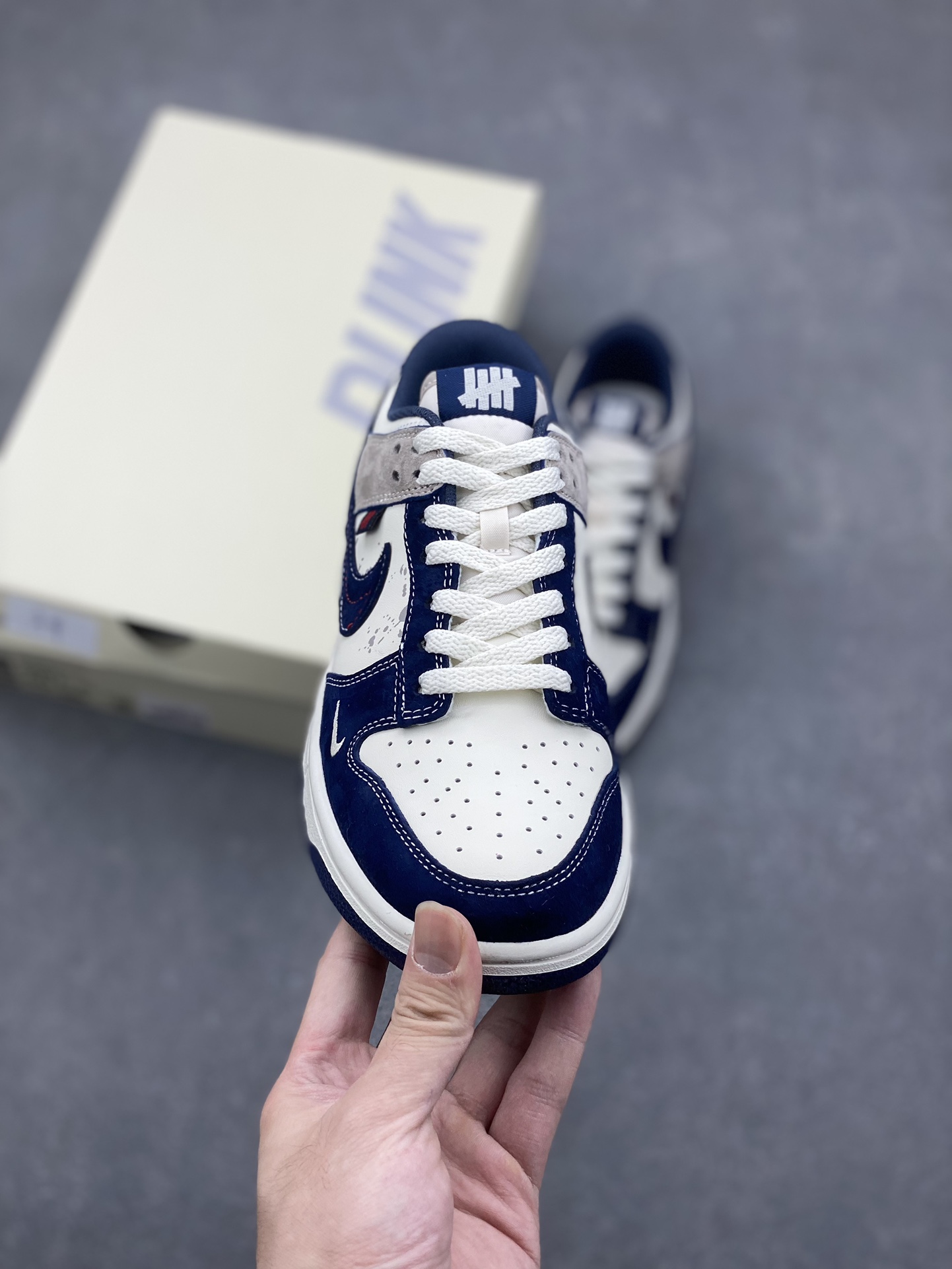 Nike SB Dunk Low Undefeated Collaboration - Navy Blue Splatter Sneakers 3 i1730398213 4406 4