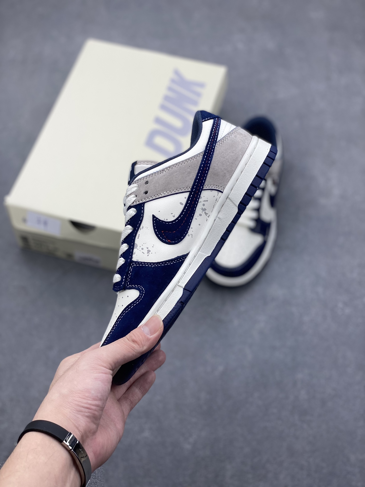 Nike SB Dunk Low Undefeated Collaboration - Navy Blue Splatter Sneakers 4 i1730398213 4613 2