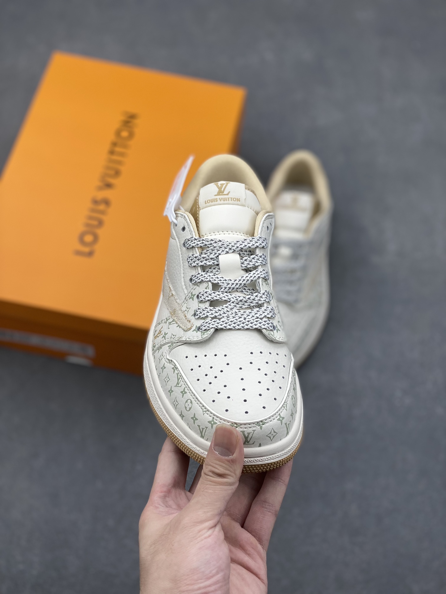 Travis Scott x Fragment Design x Louis Vuitton Air Jordan 1 Low 3 i1730398312 2246 3