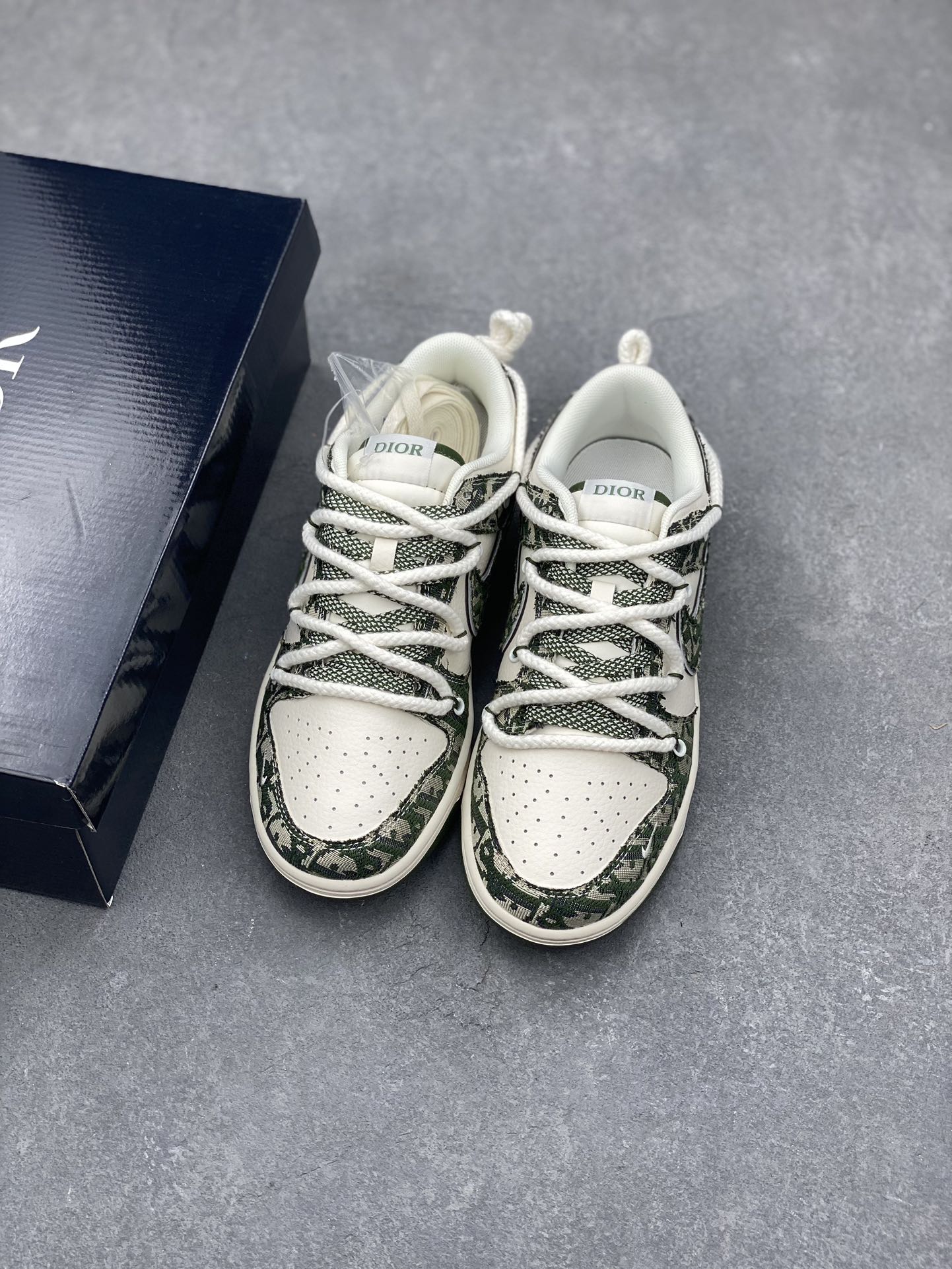 Nike SB Dunk Low 'Dior' Custom Sneakers - Premium Quality, Stylish Design 8 i1730398381 2759 1