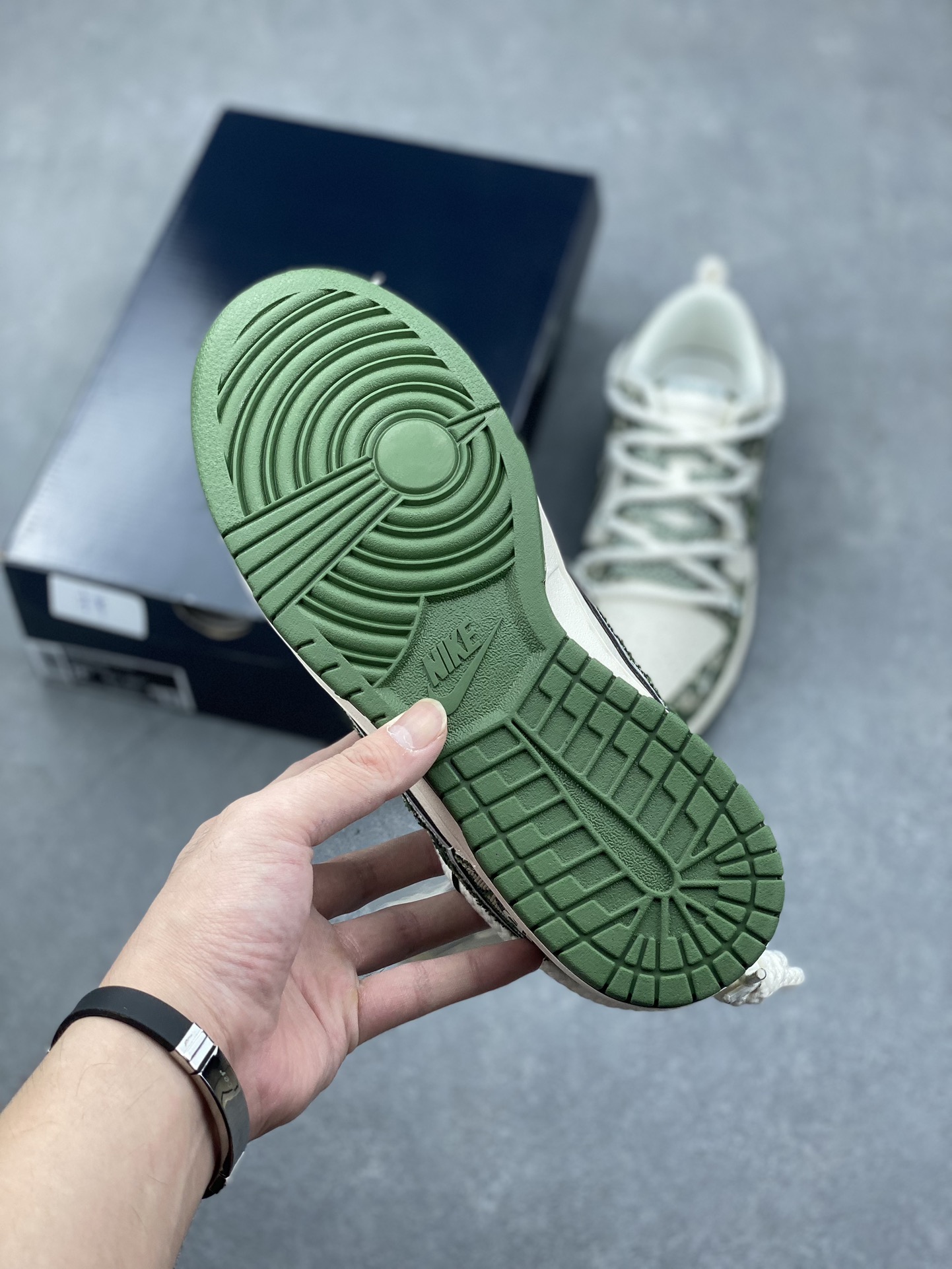 Nike SB Dunk Low 'Dior' Custom Sneakers - Premium Quality, Stylish Design 6 i1730398381 3140 3