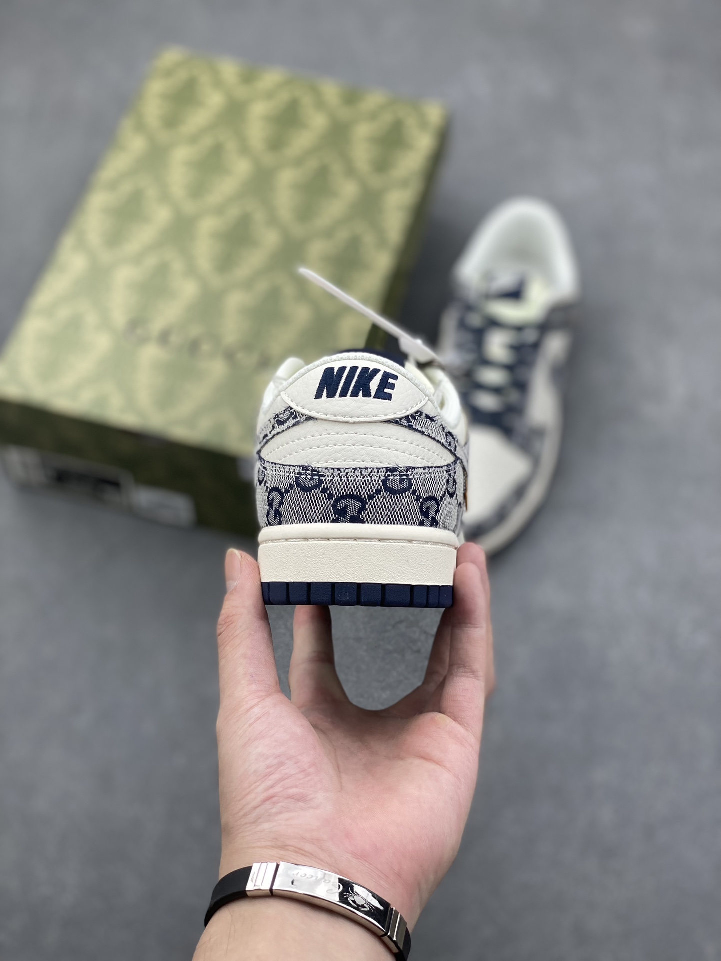 Nike SB Dunk Low Gucci Collaboration Casual Skateboarding Shoes 4 i1730398486 9178 1
