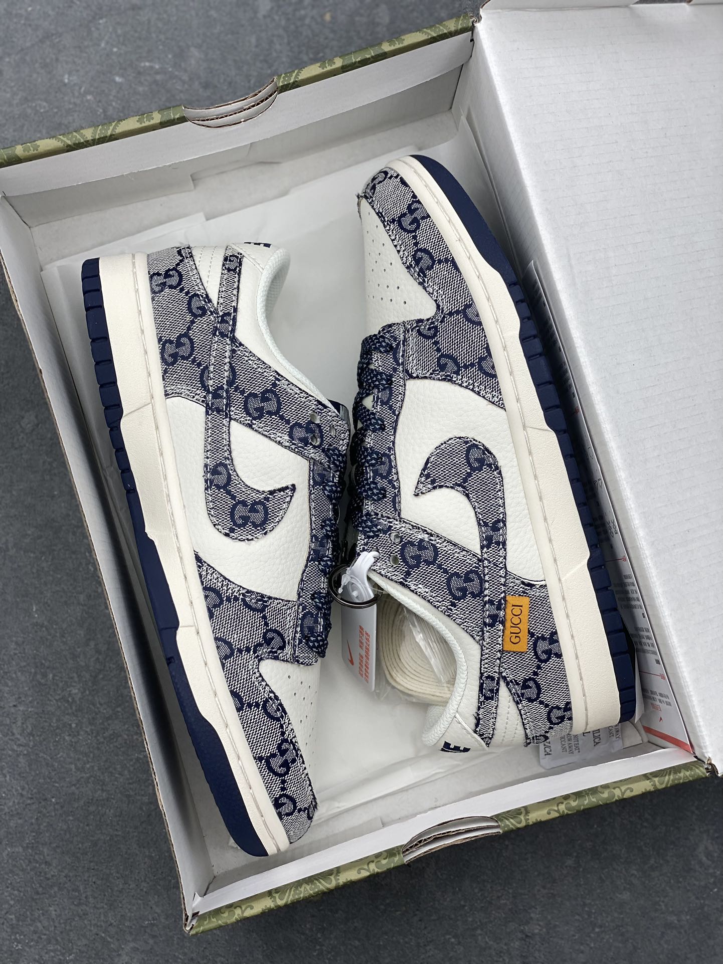 Nike SB Dunk Low Gucci Collaboration Casual Skateboarding Shoes 9 i1730398487 1878 7