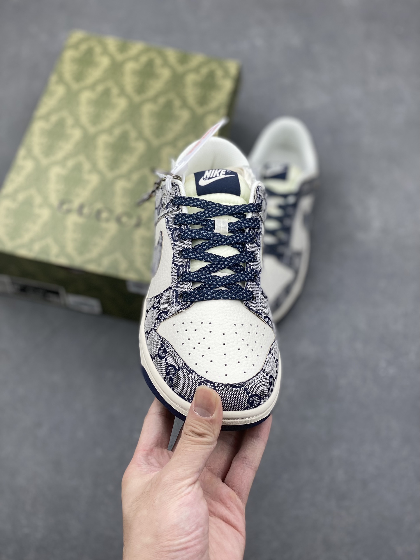 Nike SB Dunk Low Gucci Collaboration Casual Skateboarding Shoes 2 i1730398487 9041 3