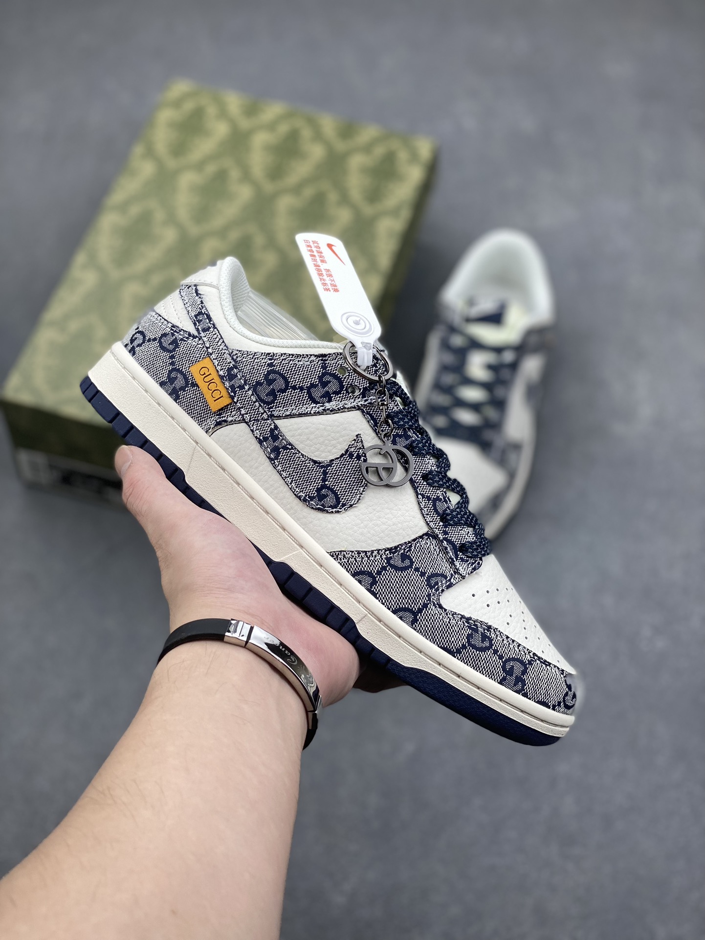 Nike SB Dunk Low Gucci Collaboration Casual Skateboarding Shoes 1 i1730398487 9752 5