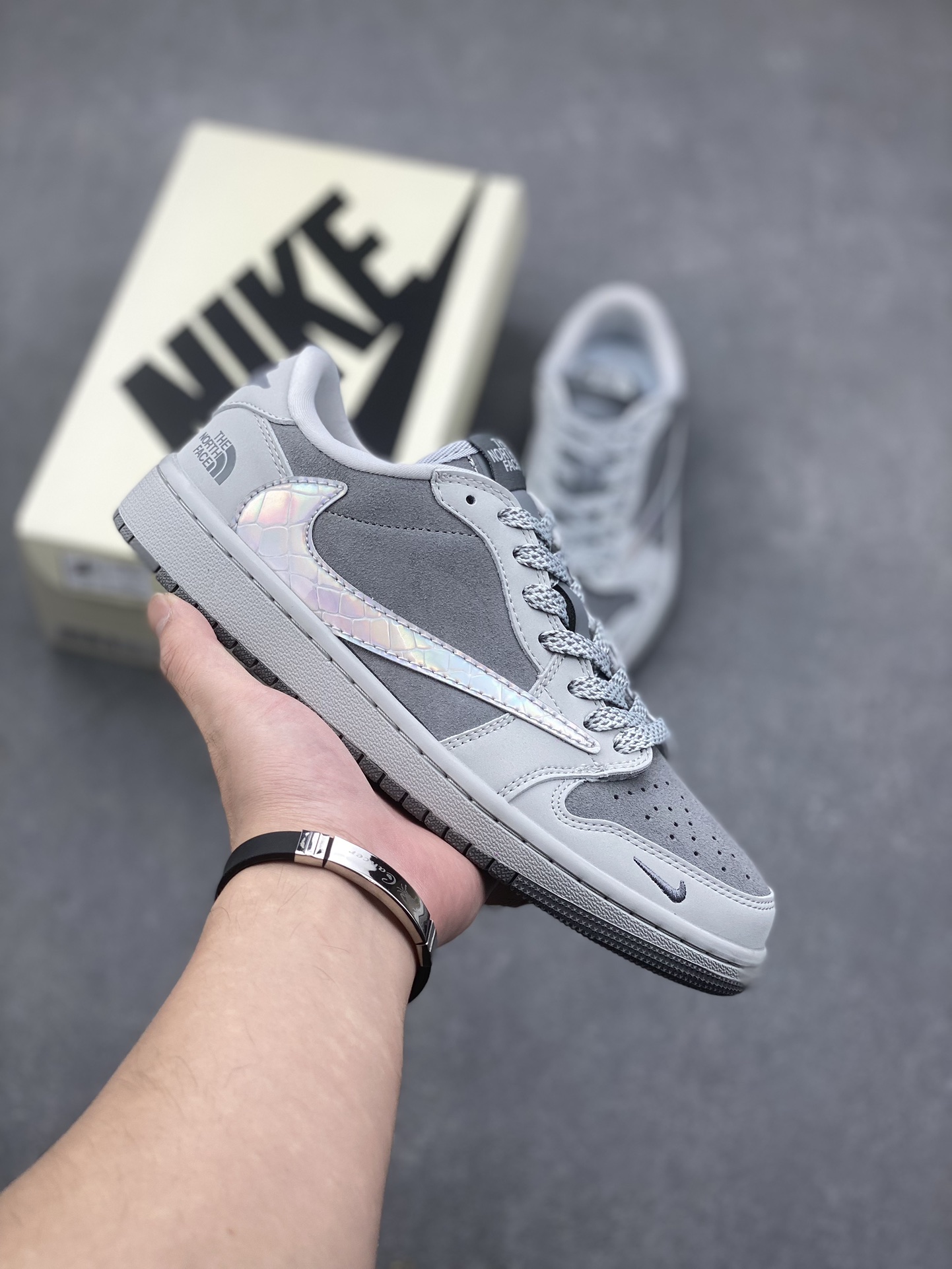Travis Scott x Fragment Design x Nike Air Jordan 1 Low OG SP Sneakers 2 i1730477895 4456 2