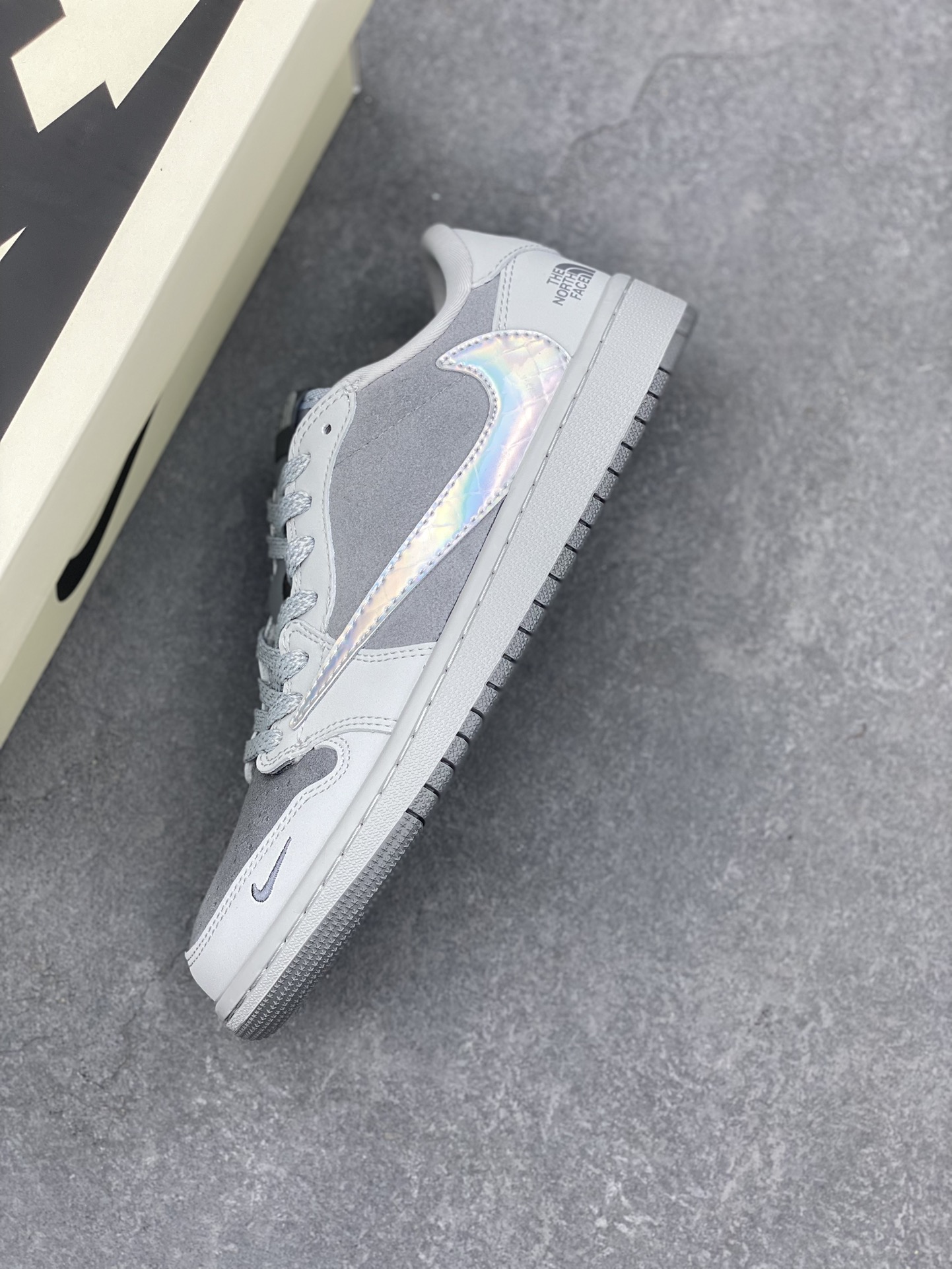 Travis Scott x Fragment Design x Nike Air Jordan 1 Low OG SP Sneakers 8 i1730477895 8228 4