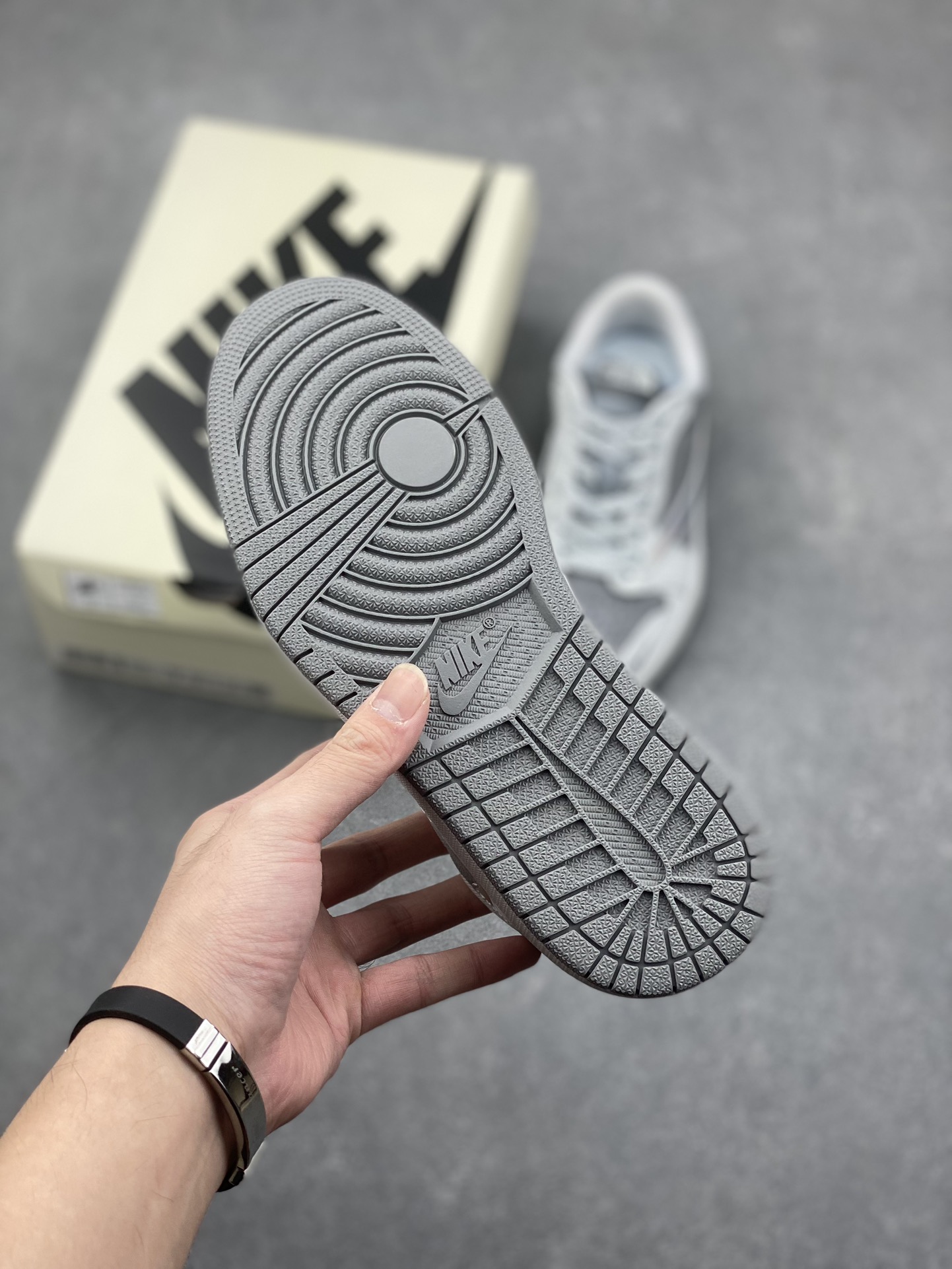 Travis Scott x Fragment Design x Nike Air Jordan 1 Low OG SP Sneakers 7 i1730477896 4138 5