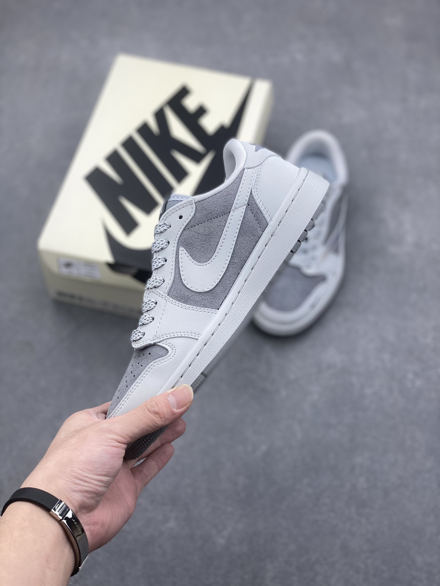 Travis Scott x Fragment Design x Nike Air Jordan 1 Low OG SP Sneakers 4 i1730477896 7975 6