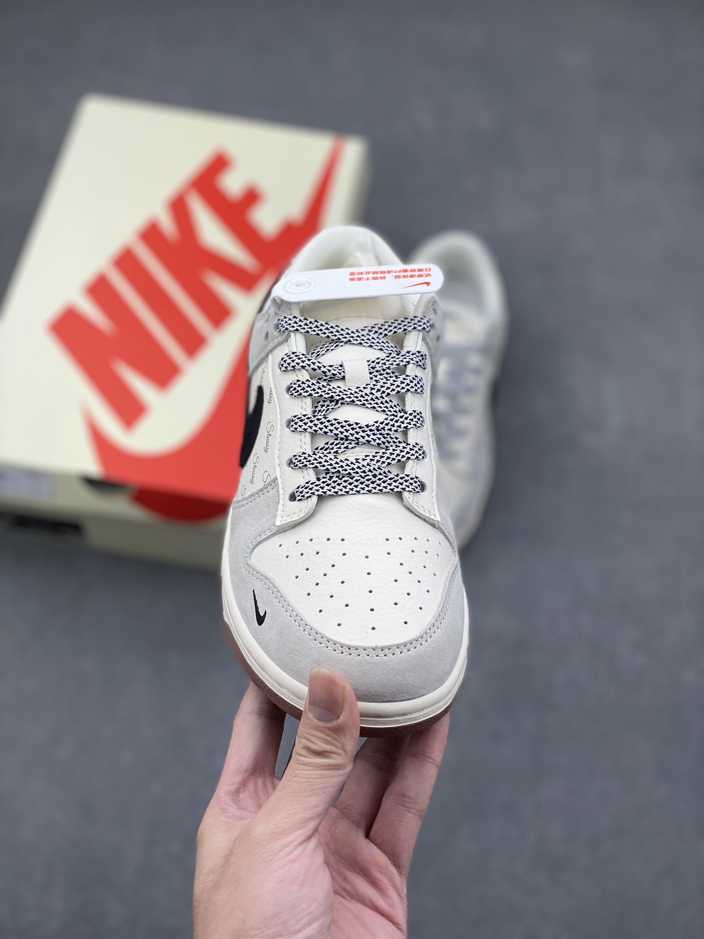 Nike SB Dunk Low Stussy Collab Gray Black Gum Sole Anniversary Edition 3 i1730651283 2882 4