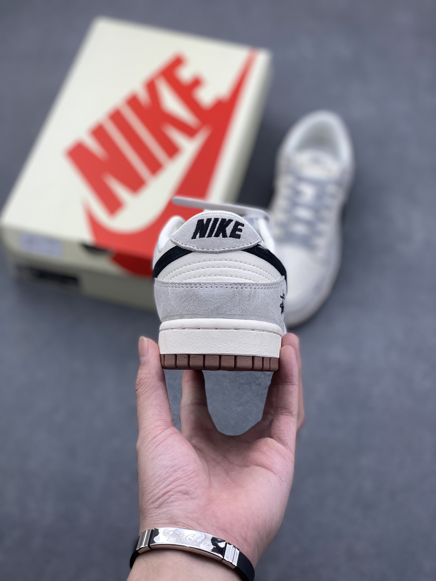 Nike SB Dunk Low Stussy Collab Gray Black Gum Sole Anniversary Edition 5 i1730651283 8164 5