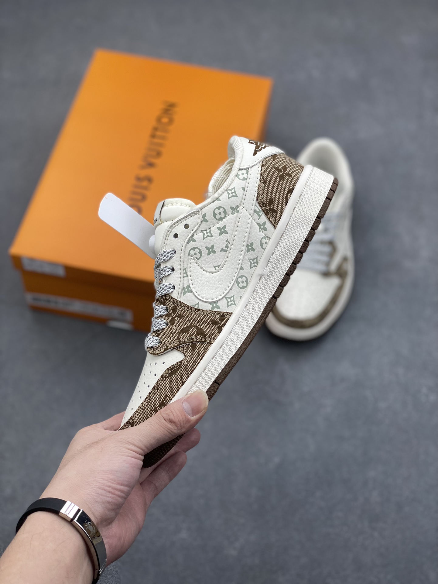 Travis Scott x Fragment Design x Jordan 1 Low OG SP Louis Vuitton 4 i1730741072 2745 7