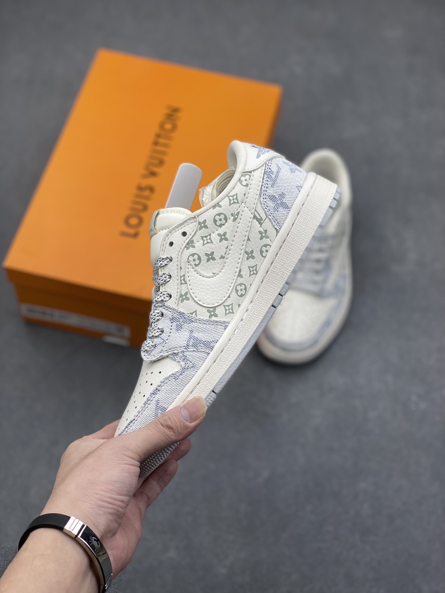 Louis Vuitton x Travis Scott Air Jordan 1 Low "Washed Blue Denim" 4 i1730925377 5696 0