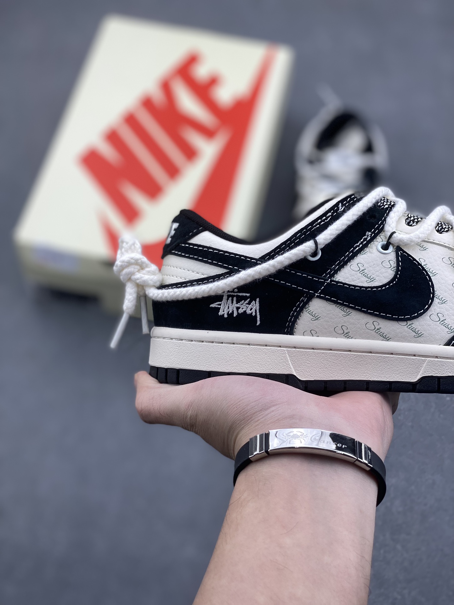 Nike SB Dunk Low Stussy Collab Anniversary Edition Custom Sneakers 6 i1730925928 5145 2