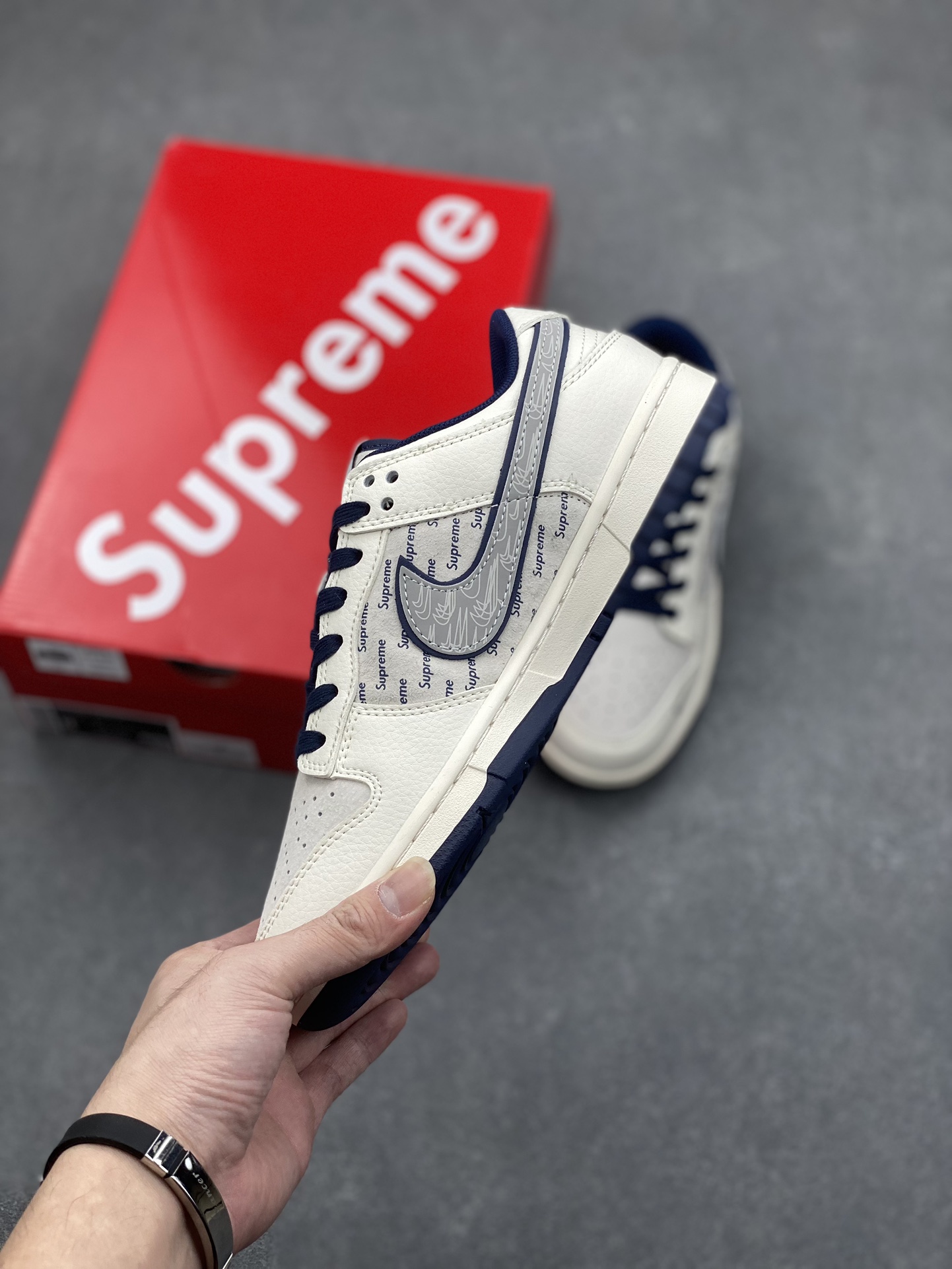 Nike SB Dunk Low Supreme Collab White/Navy Low-Top Skateboarding Shoes 4 i1731085787 516 4