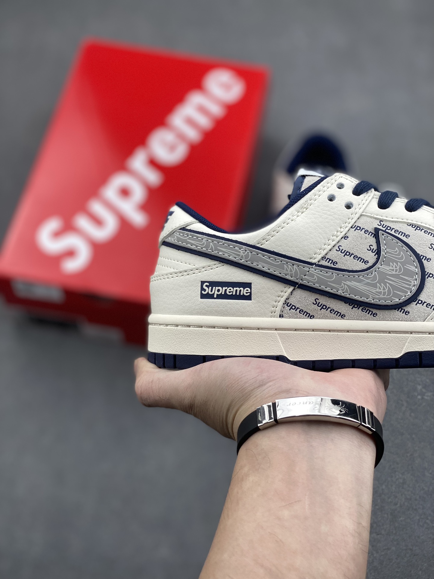 Nike SB Dunk Low Supreme Collab White/Navy Low-Top Skateboarding Shoes 6 i1731085787 5490 3