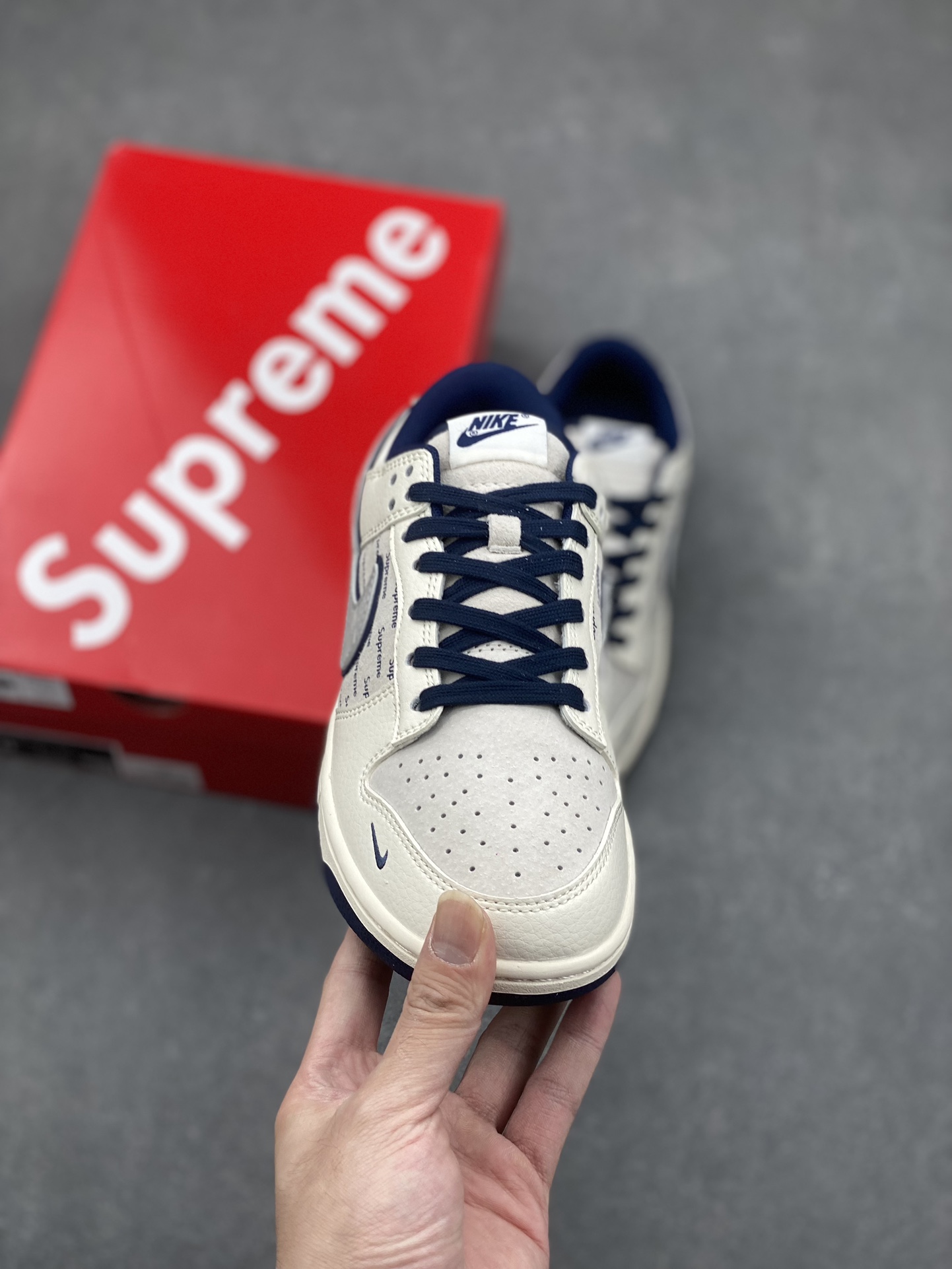 Nike SB Dunk Low Supreme Collab White/Navy Low-Top Skateboarding Shoes 3 i1731085788 5209 8