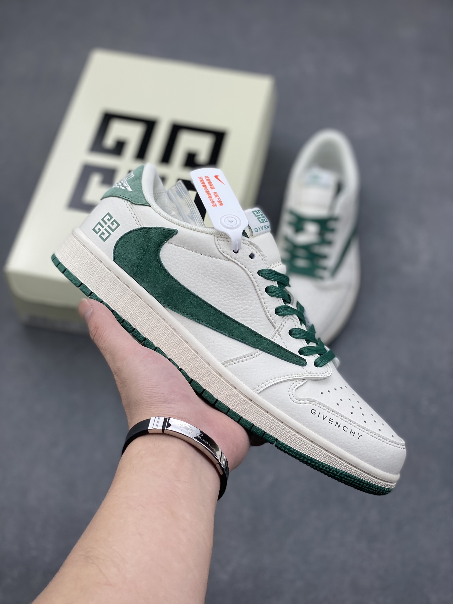 Travis Scott x Fragment Design x Air Jordan 1 Low OG SP Sneakers 1 i1731086720 8909 0