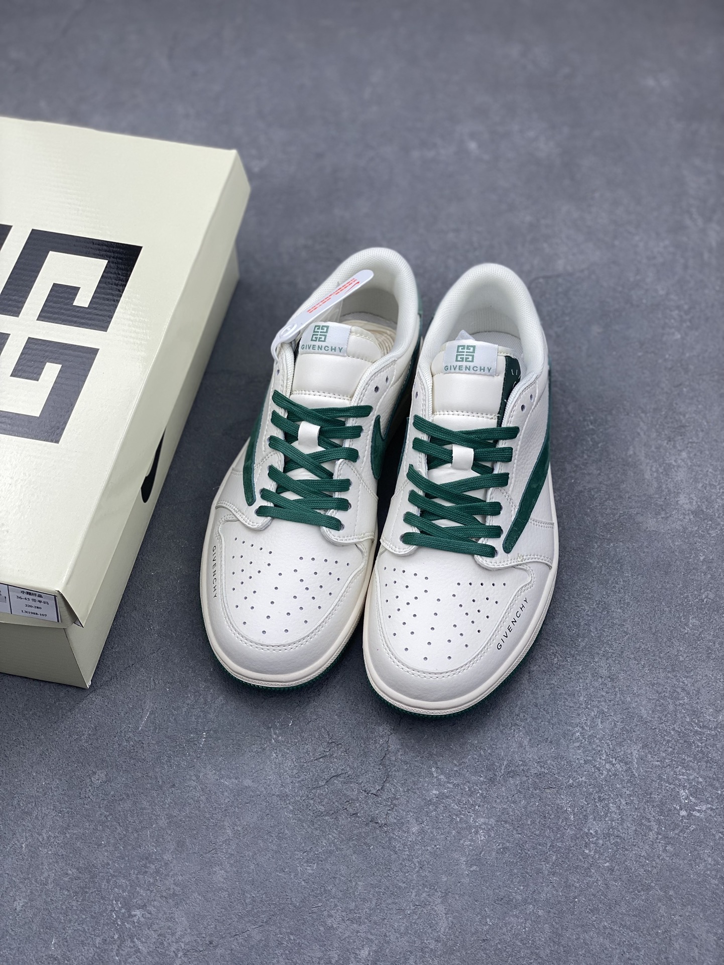 Travis Scott x Fragment Design x Air Jordan 1 Low OG SP Sneakers 8 i1731086779 9575 0