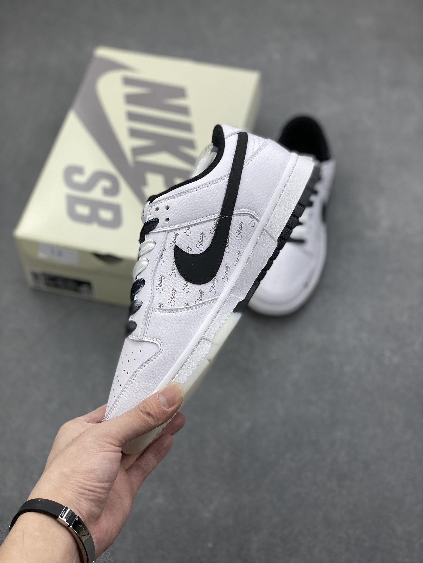 Nike SB Dunk Low Stussy White Black, Anniversary Premium Design, Limited Edition 3 i1731299002 1049 4