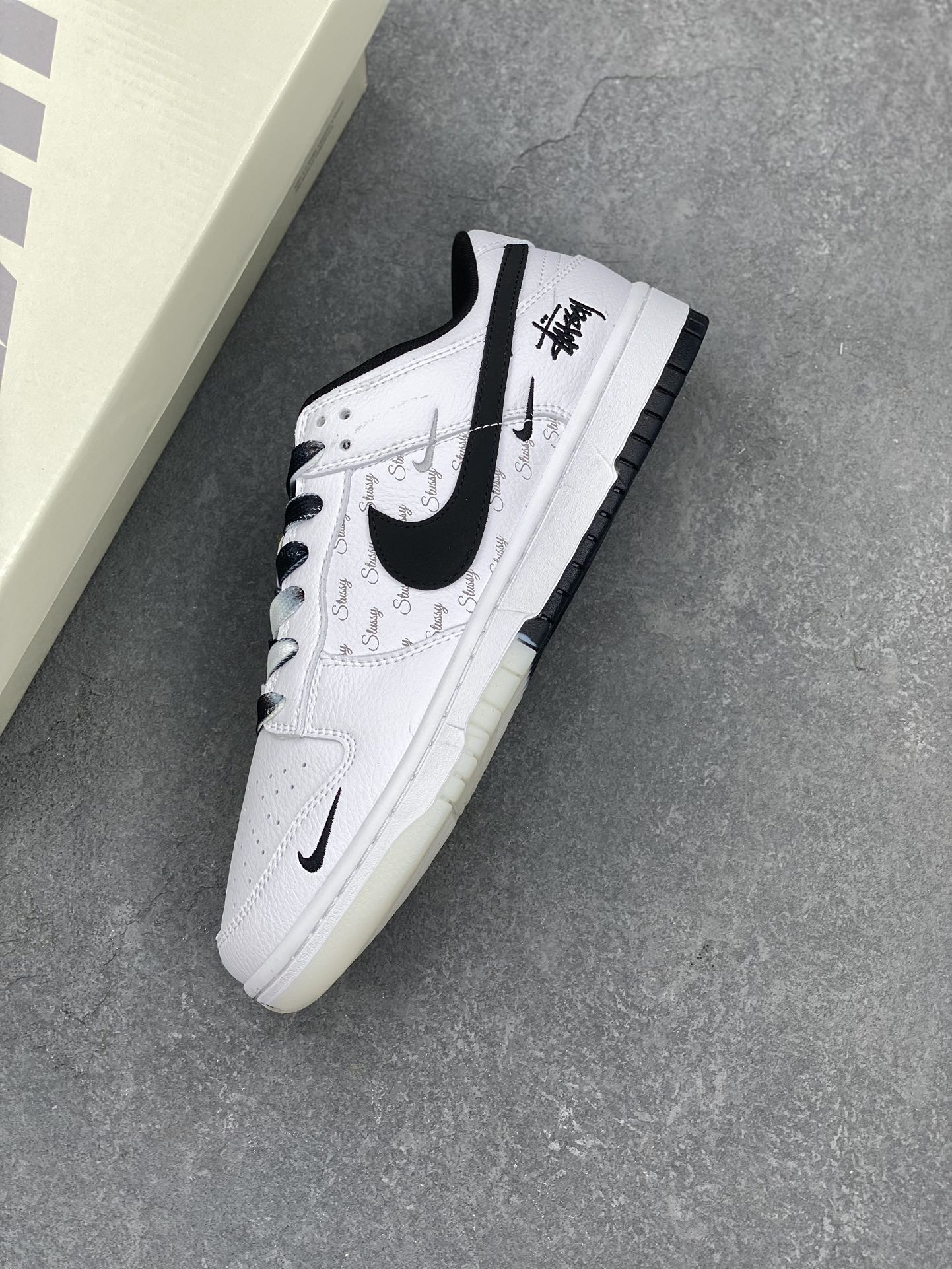 Nike SB Dunk Low Stussy White Black, Anniversary Premium Design, Limited Edition 7 i1731299002 8675 1