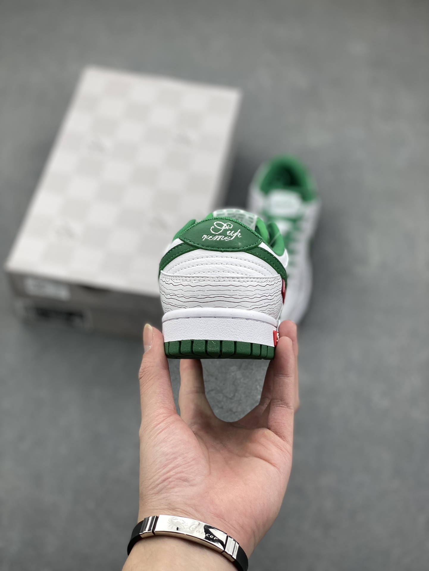 Nike Dunk Low Supreme Collaboration: White & Green Street Style Skate Shoes 4 i1731357450 3309 5
