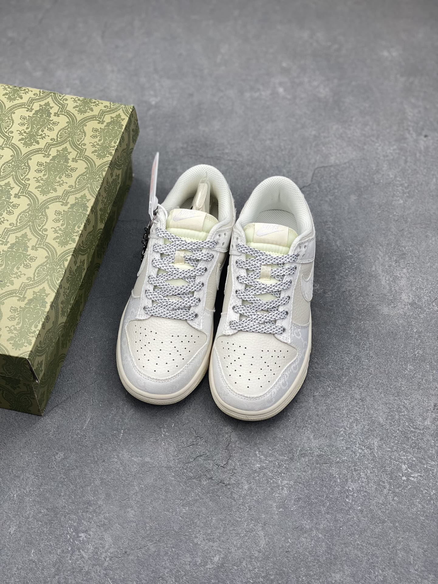 Nike SB Dunk Low "Gucci Collab" White Silver Sneakers - Anniversary Edition 9 i1731357518 1052 5