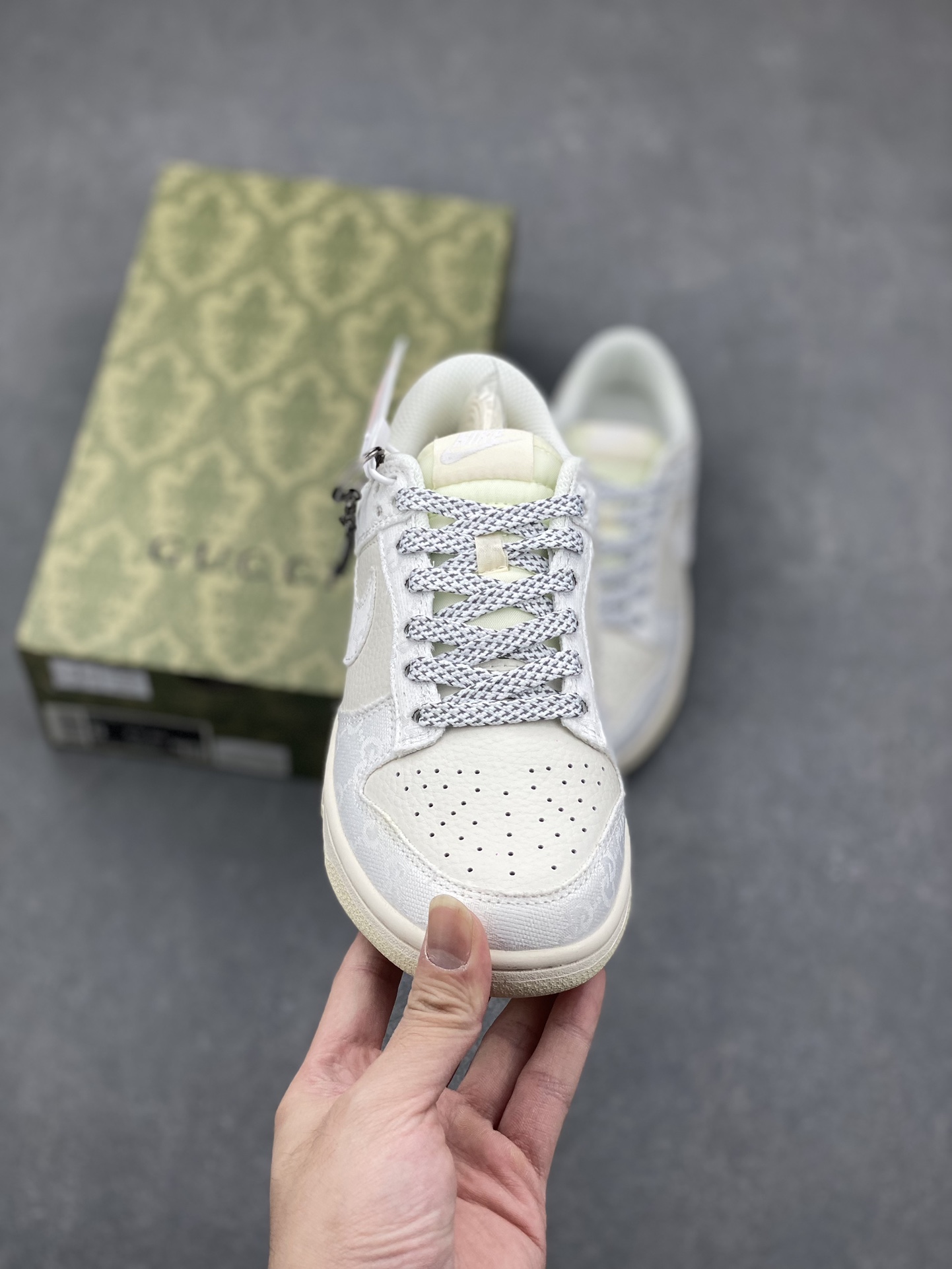 Nike SB Dunk Low "Gucci Collab" White Silver Sneakers - Anniversary Edition 3 i1731357518 3940 8