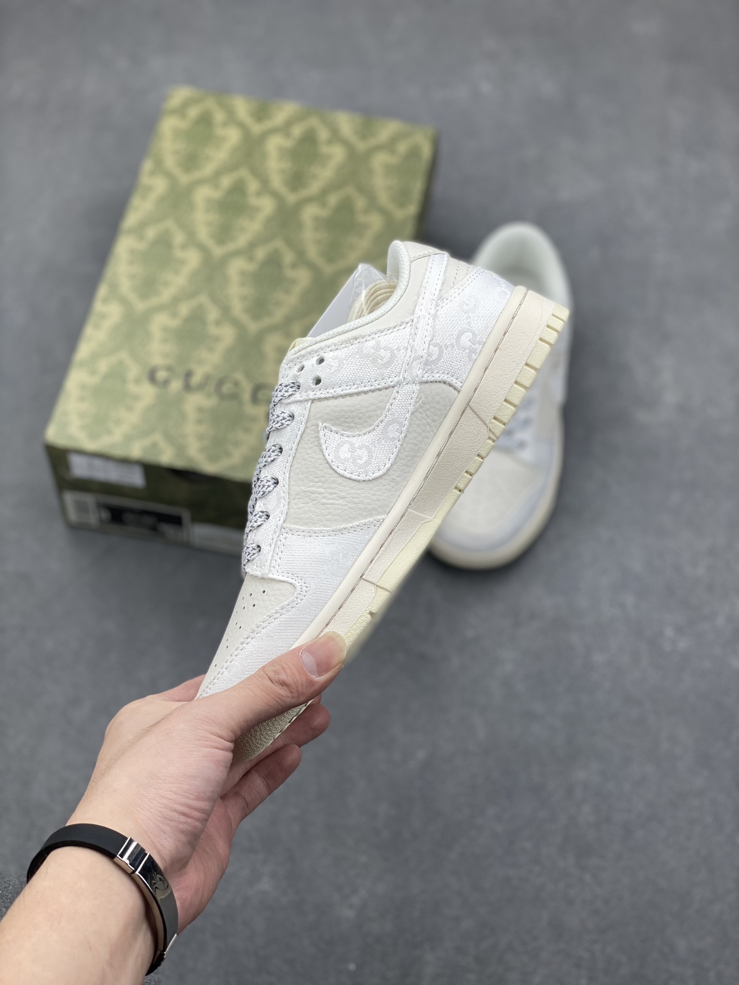 Nike SB Dunk Low "Gucci Collab" White Silver Sneakers - Anniversary Edition 4 i1731357518 4201 1