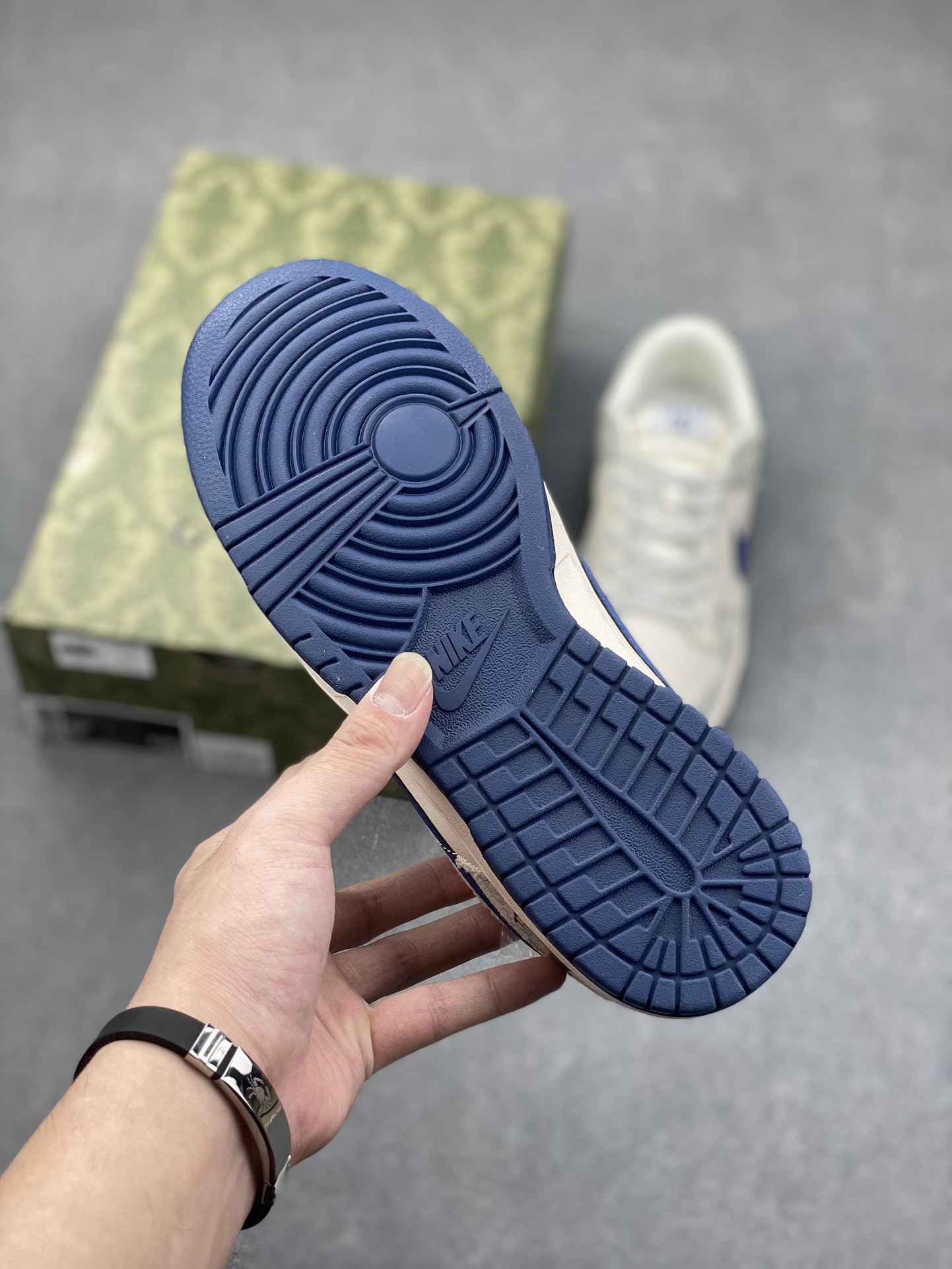 Nike SB Dunk Low "Gucci" Casual Sneakers - Limited Edition & High Quality 6 i1731438026 9105 5